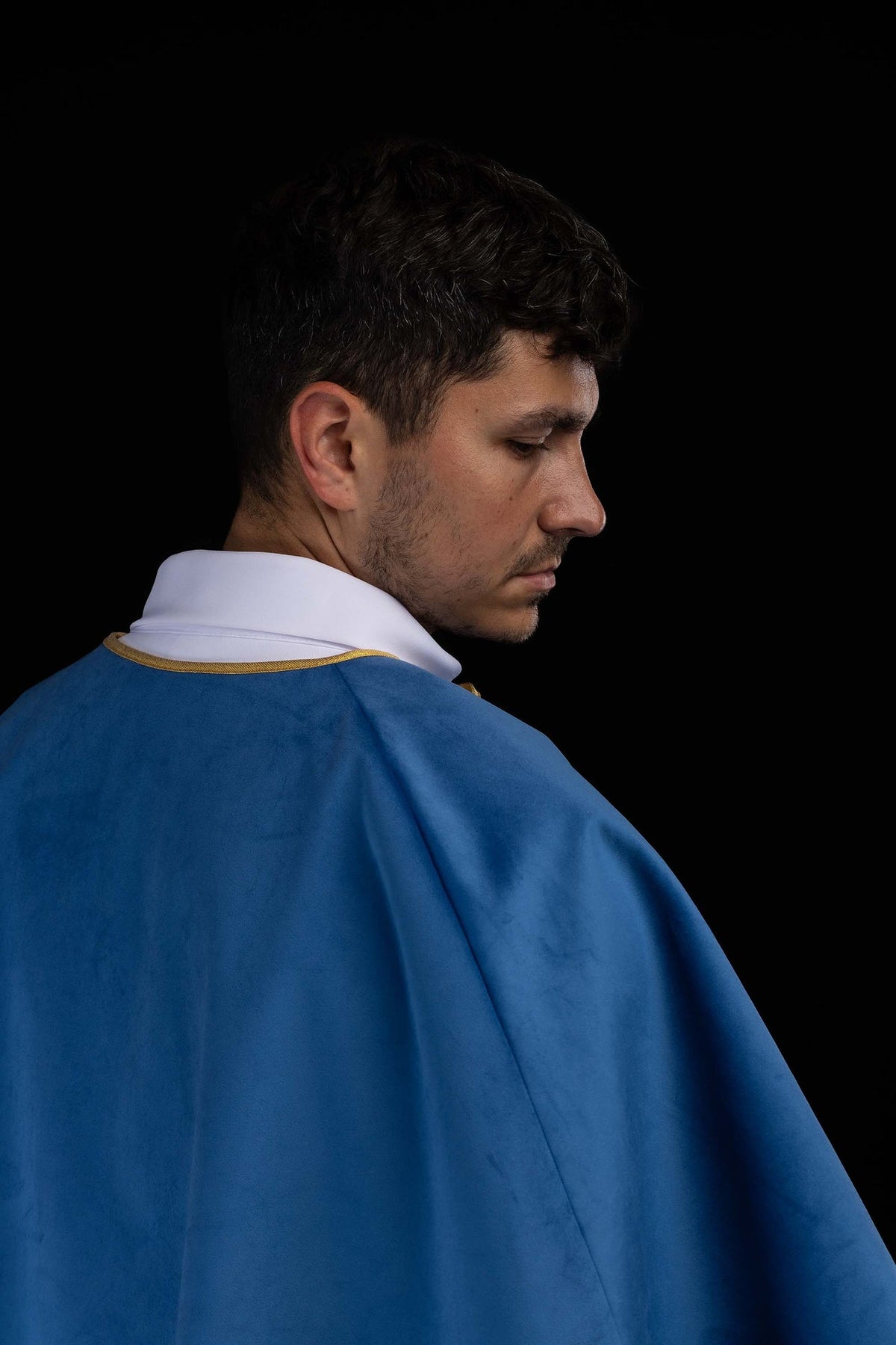 Capa para monaguillos de terciopelo, azul con ribete dorado
