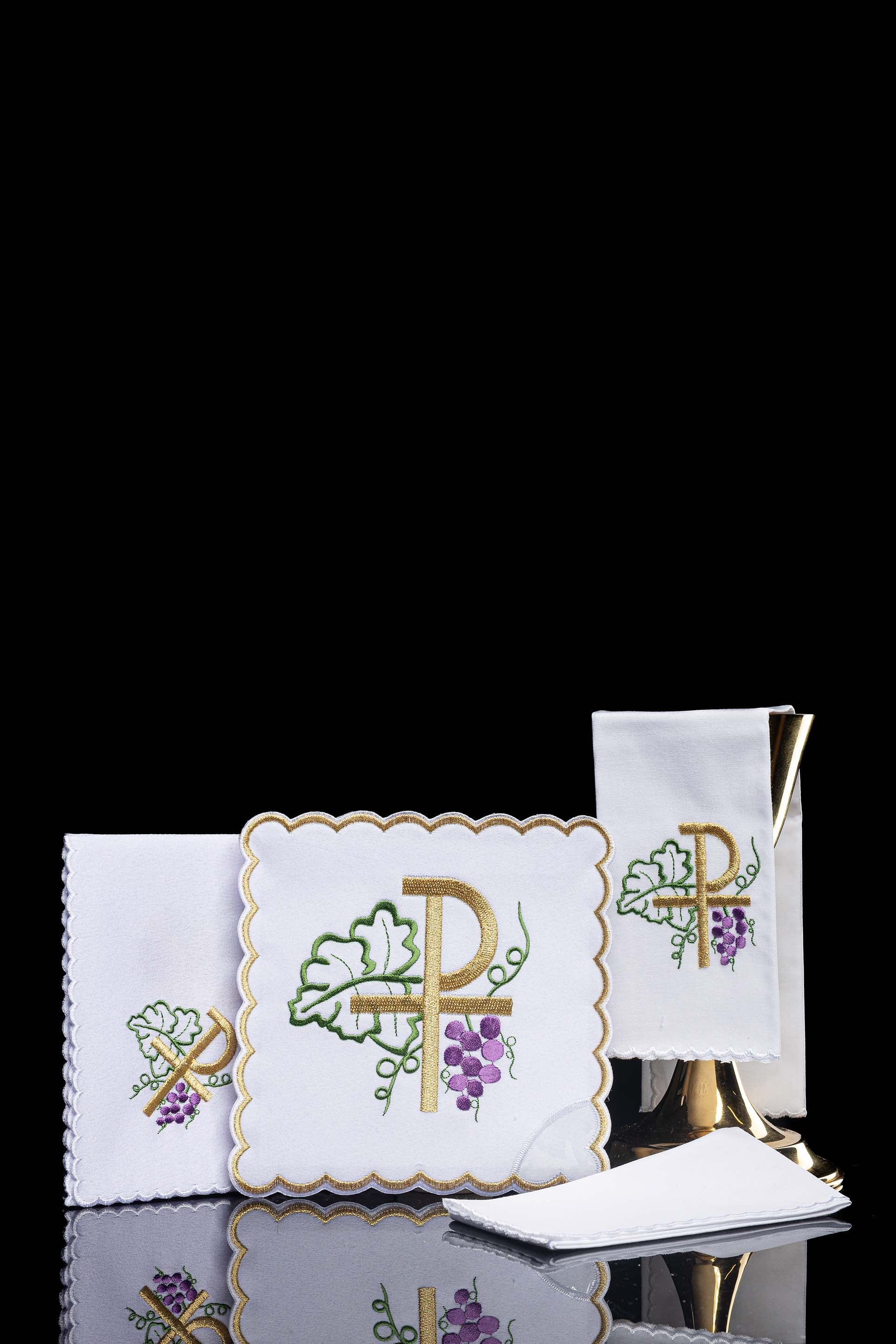 Servicio de altar con bordado PAX y Uvas