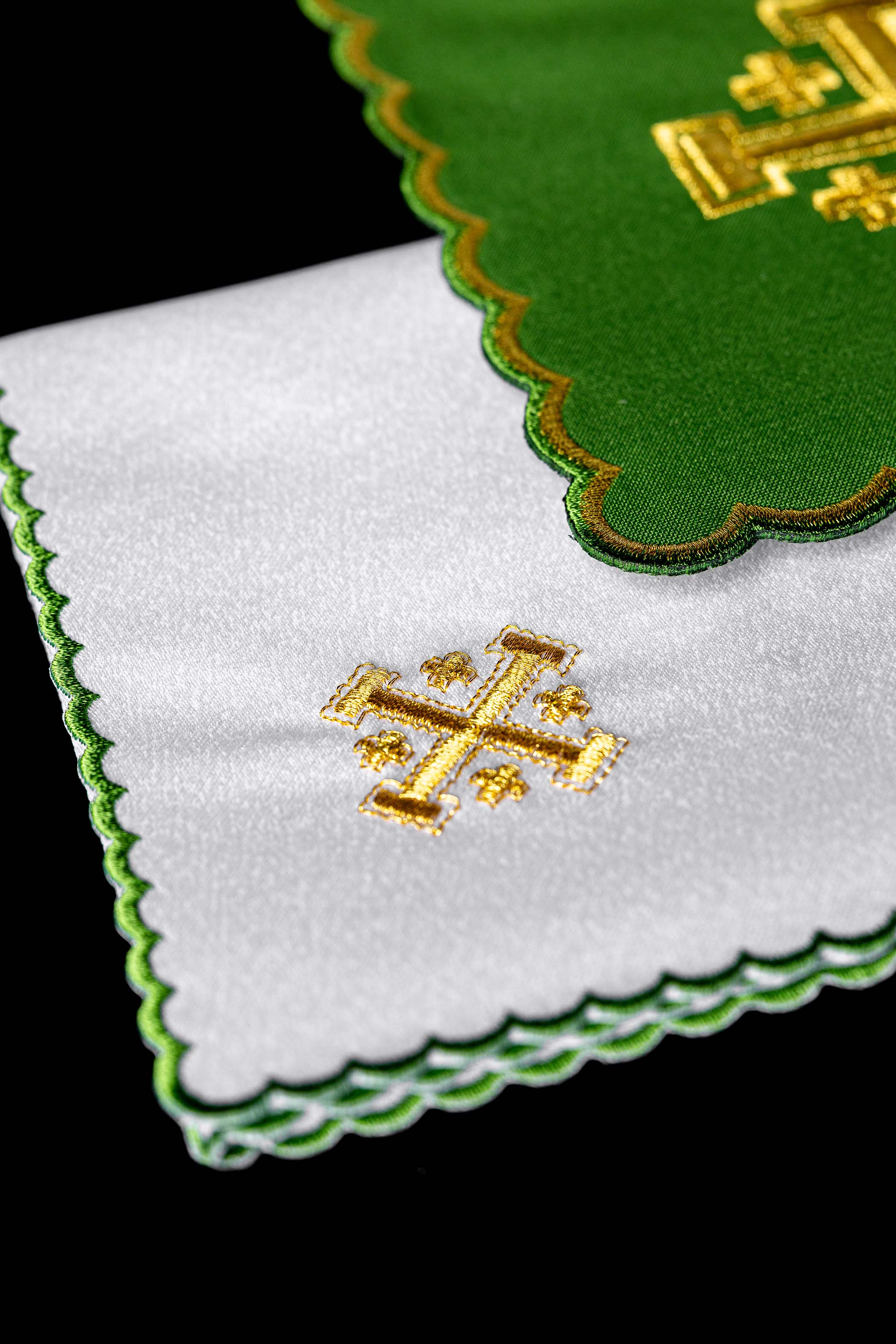 Servicio de altar Cruz de Jerusalén bordada verde