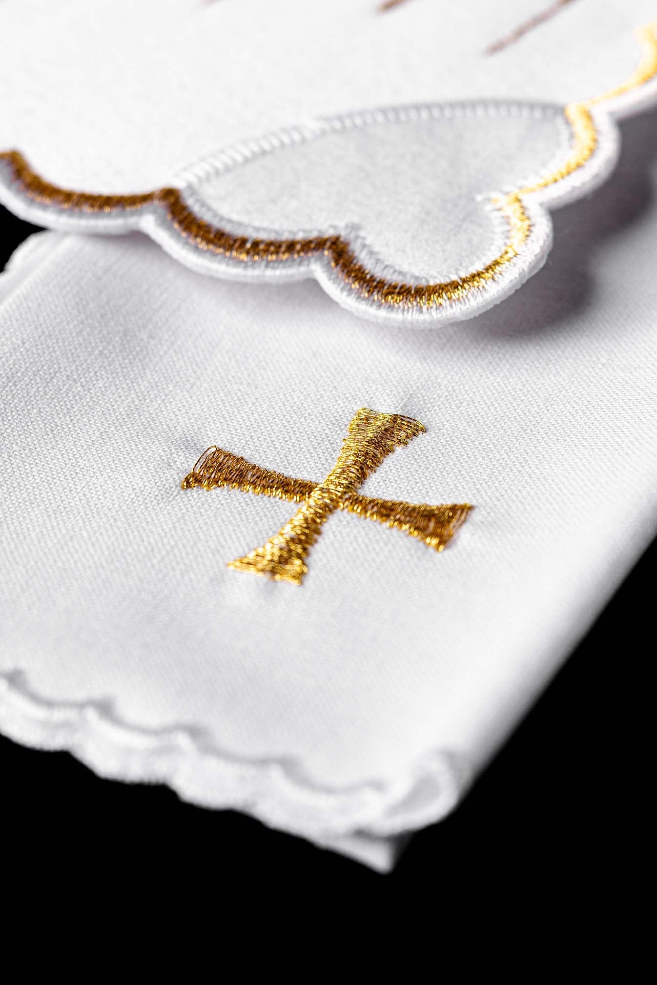 Servicio de altar con bordados dorados para Navidad