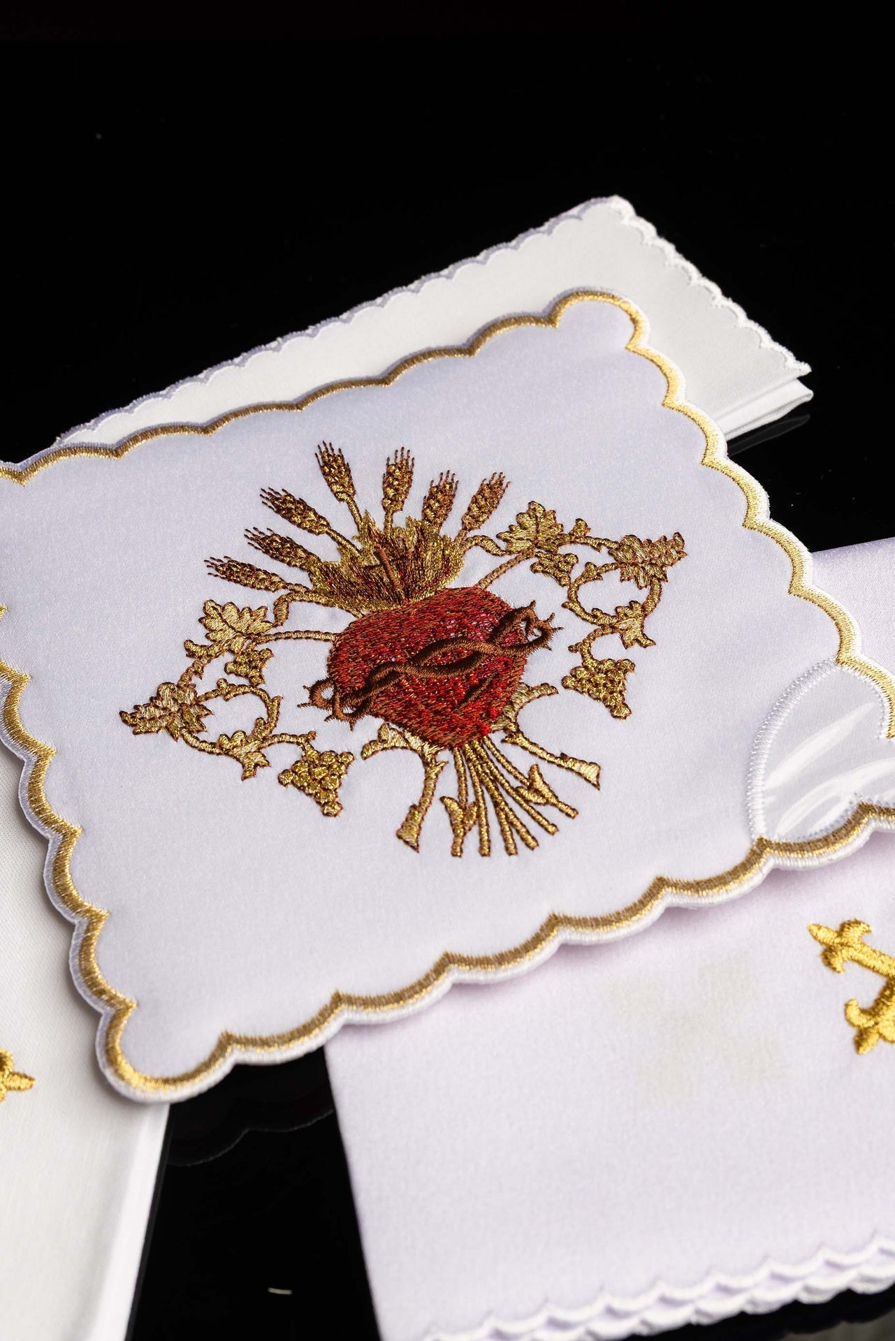 Servicio de altar bordado el corazón de jesús