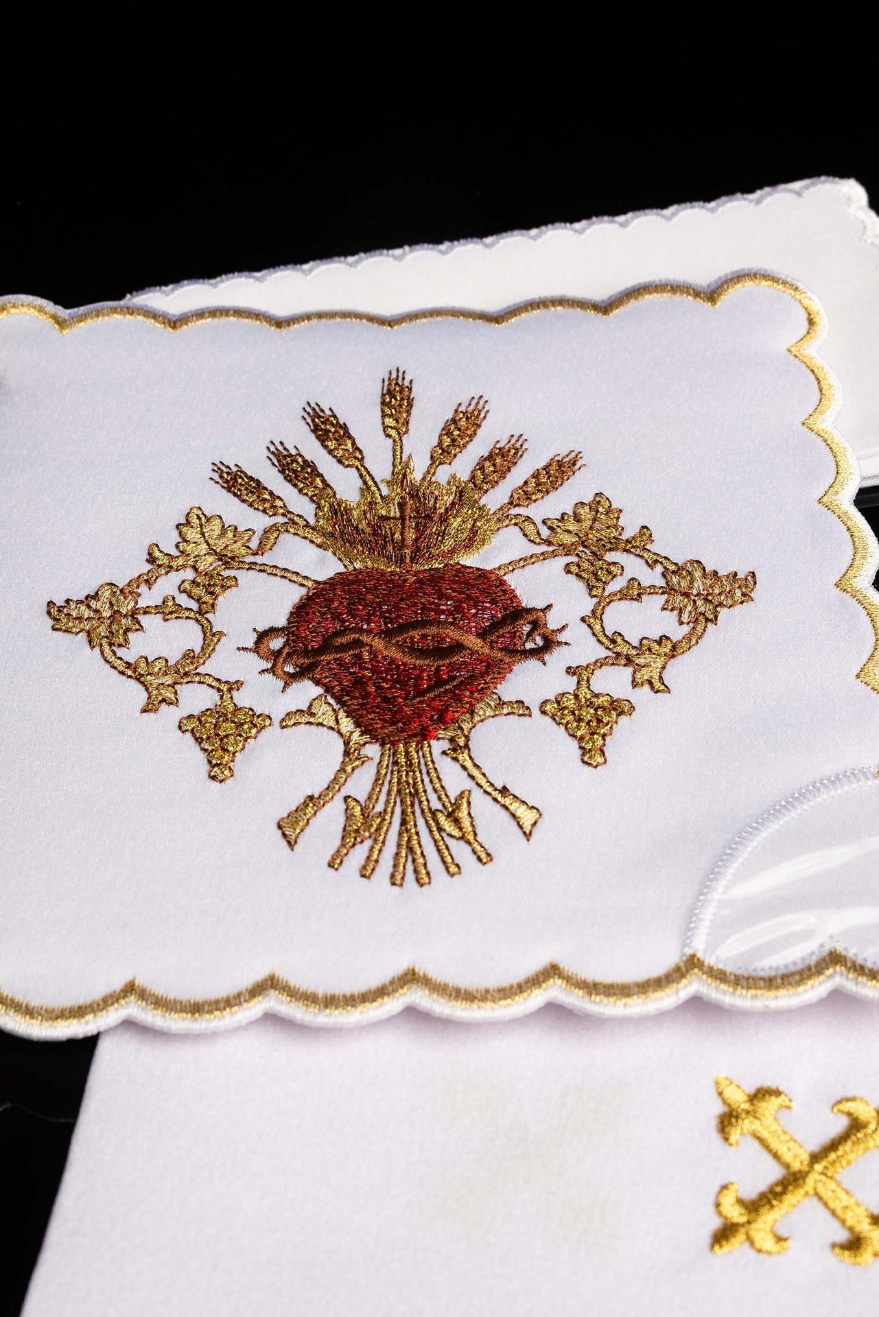 Servicio de altar bordado el corazón de jesús