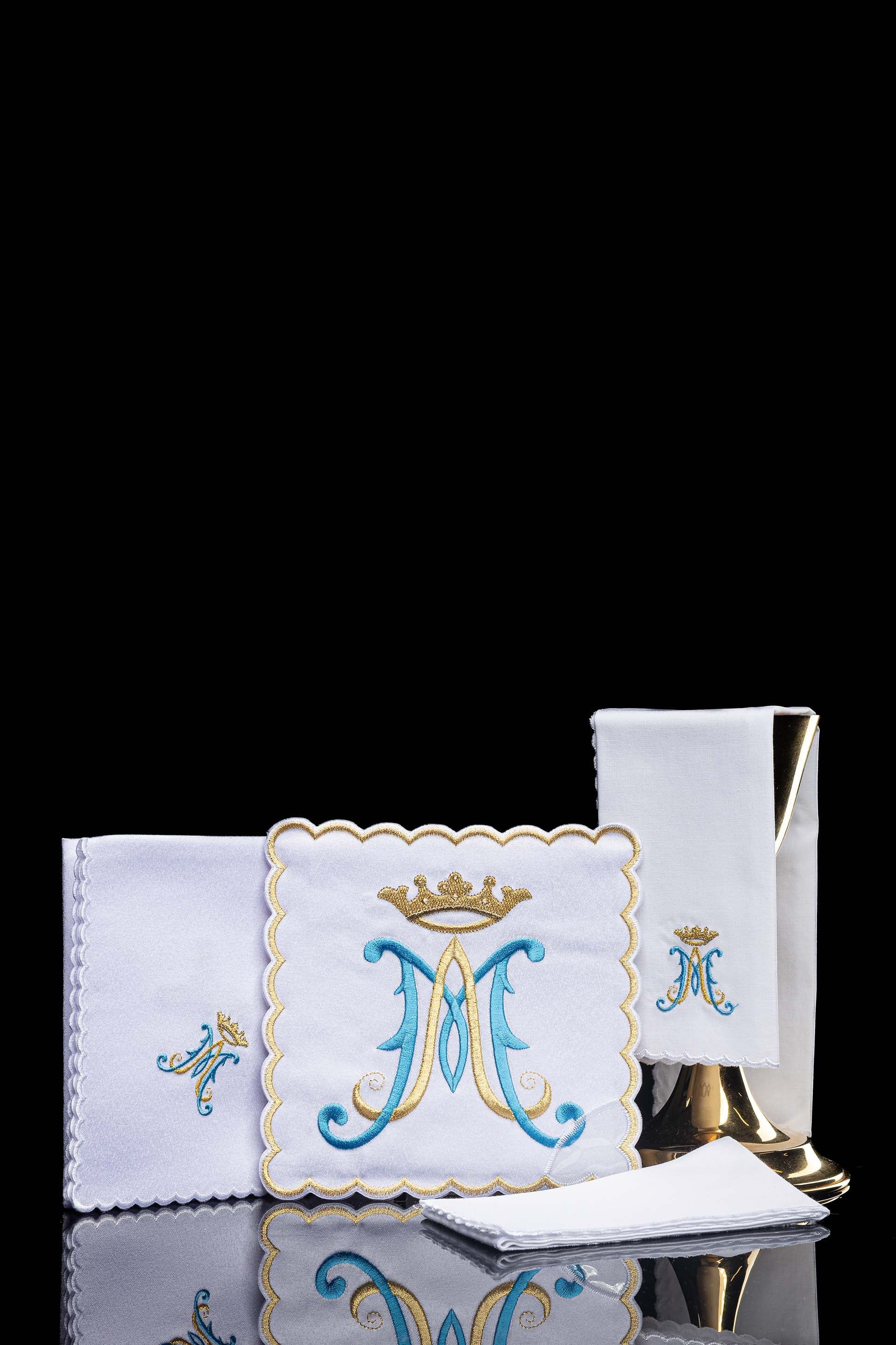 Servicio de altar bordado Mariano