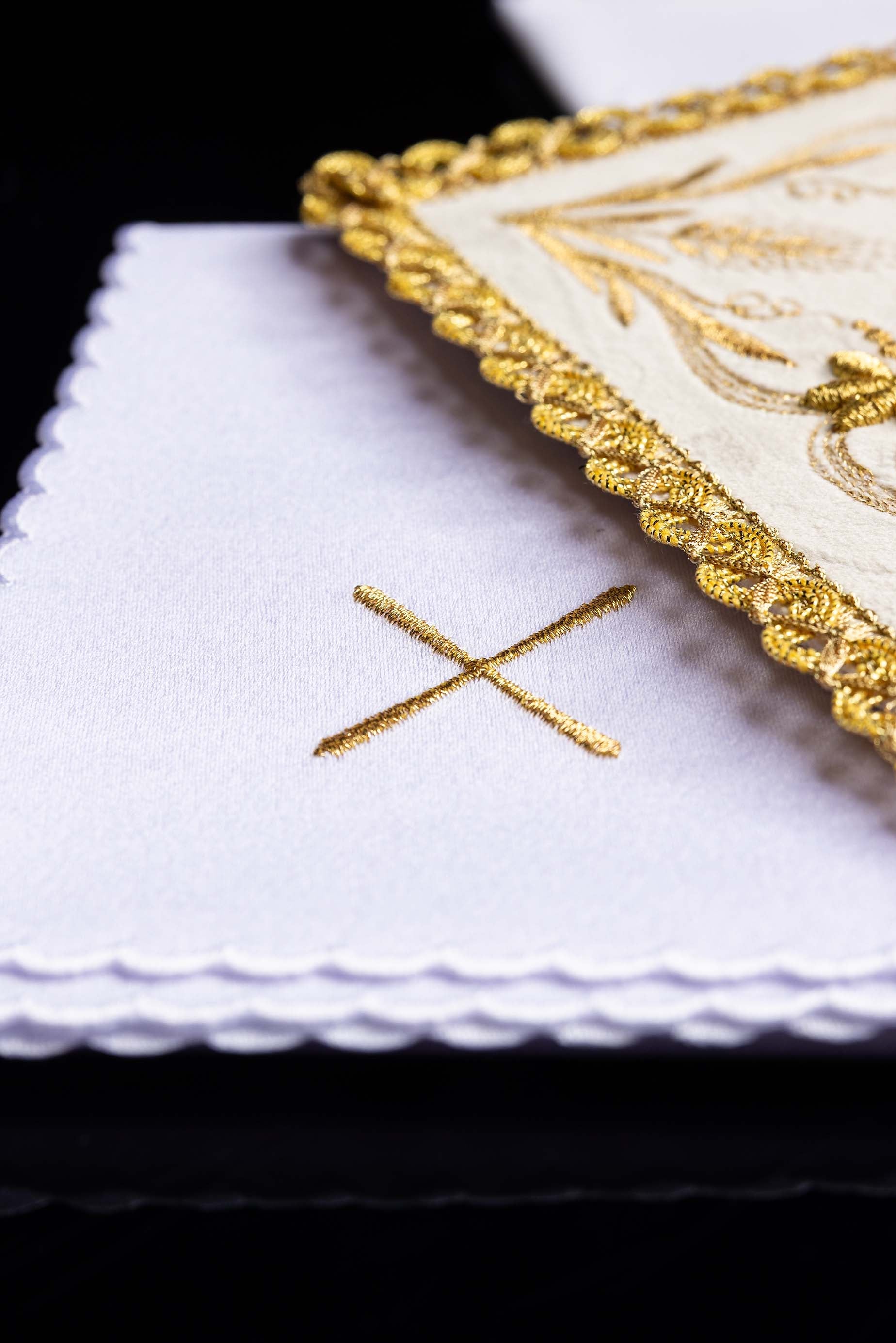 Servicio de altar terciopelo bordado marfil