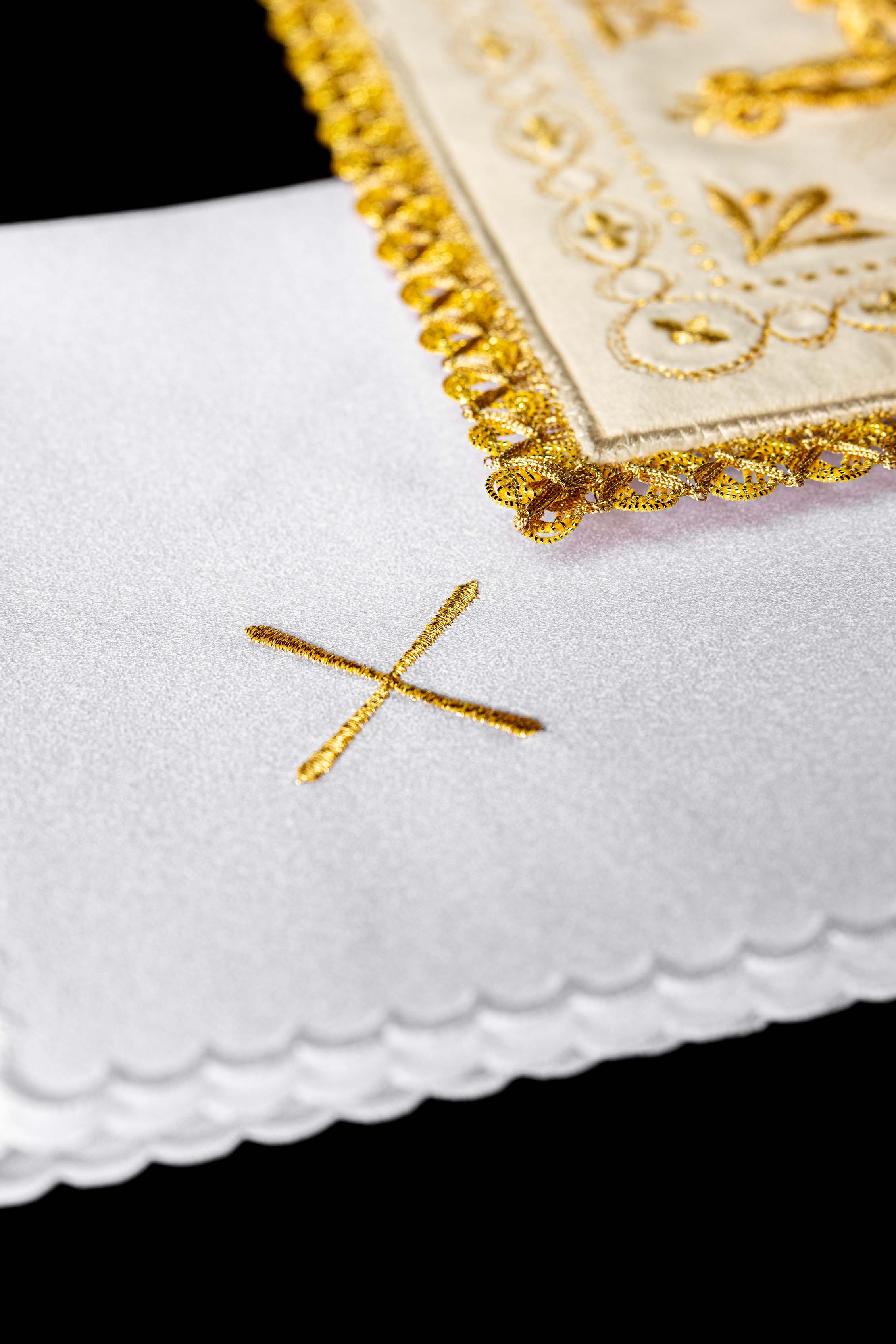 Servicio de altar terciopelo bordado rojo