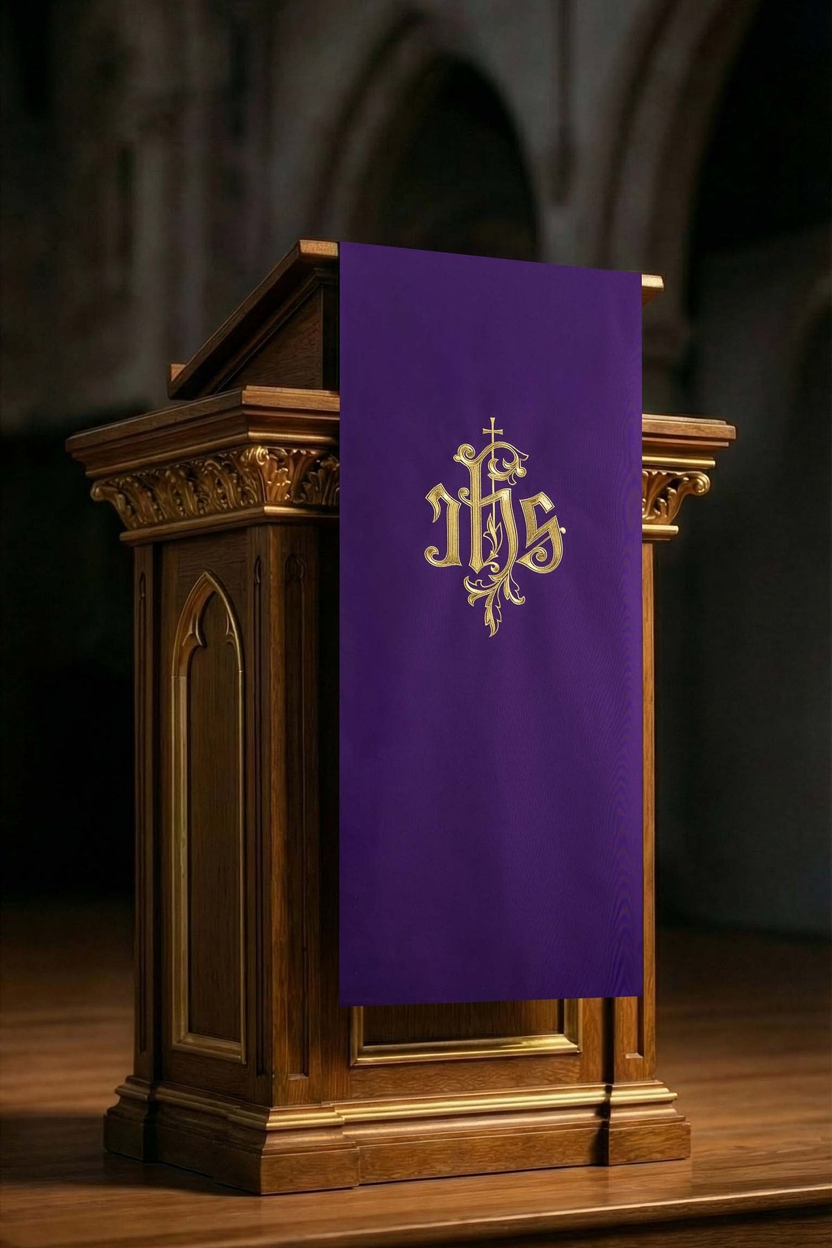 Paño para ambón morado con motivo IHS bordado