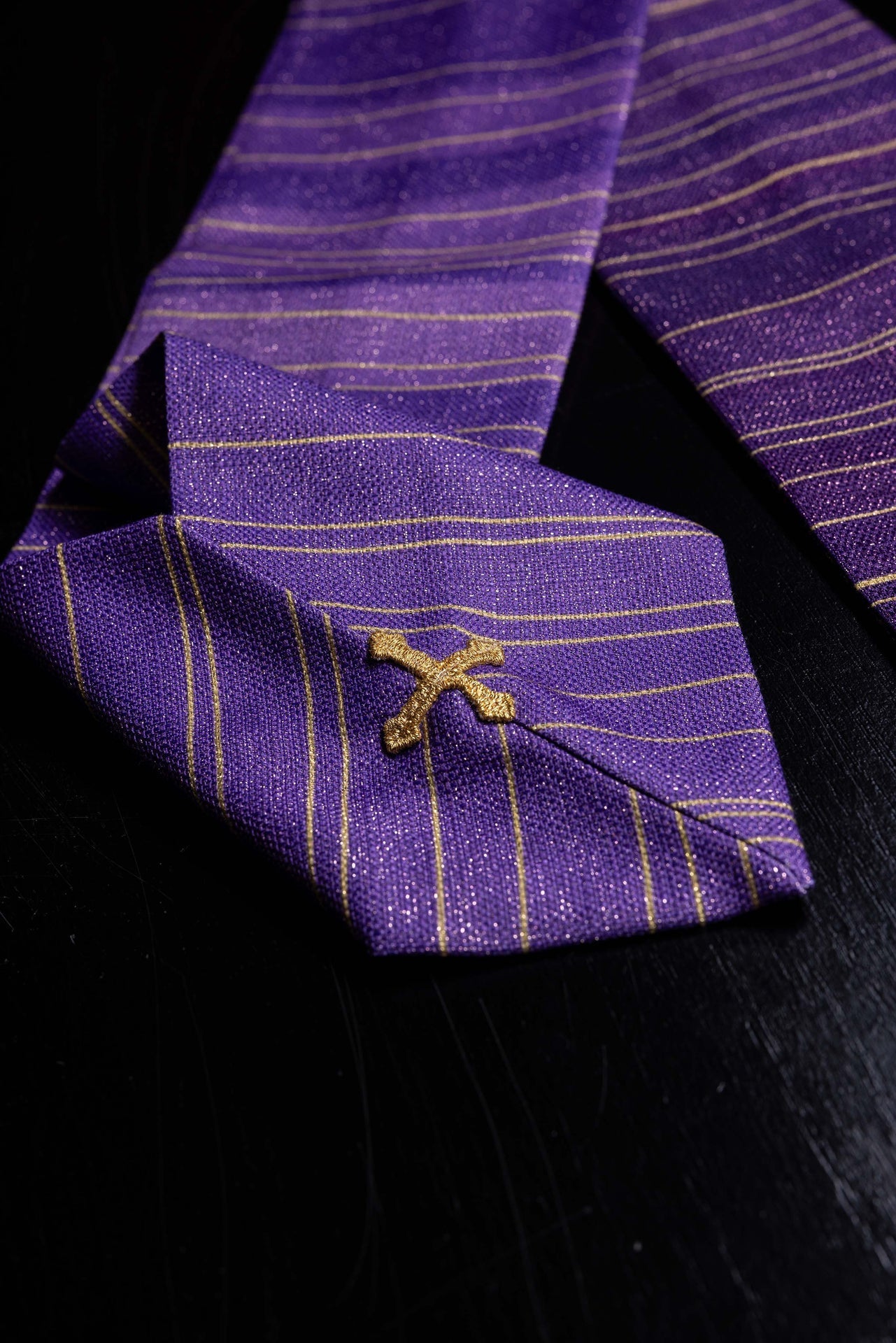 Casulla estampada con la Cruz de Jerusalén – violeta