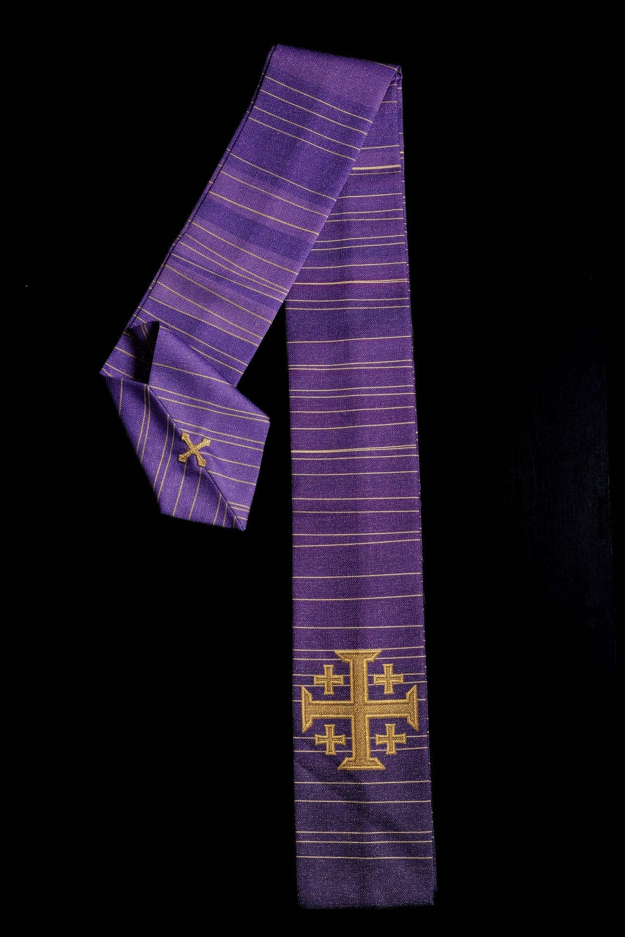 Casulla estampada con la Cruz de Jerusalén – violeta