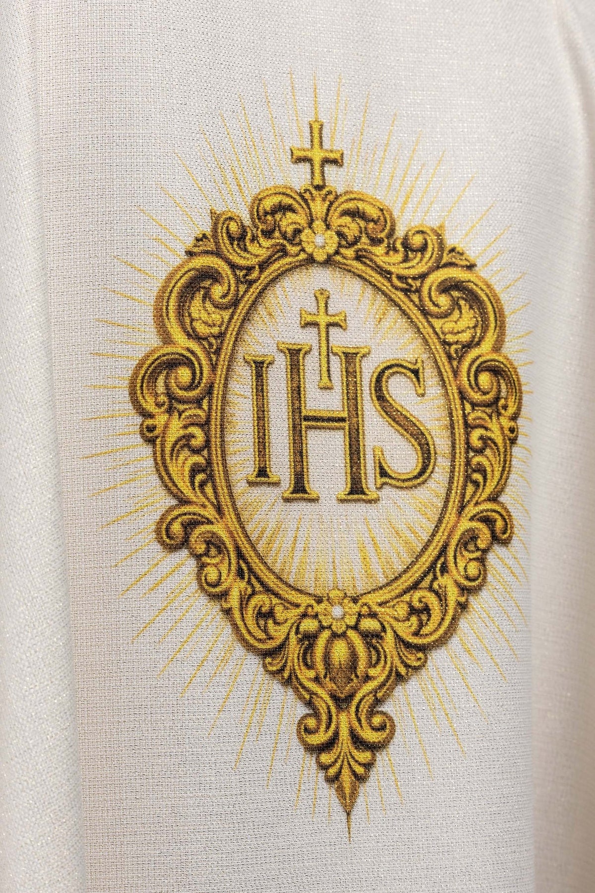Casulla estampada beige con motivo del Sagrado Corazón de Jesús