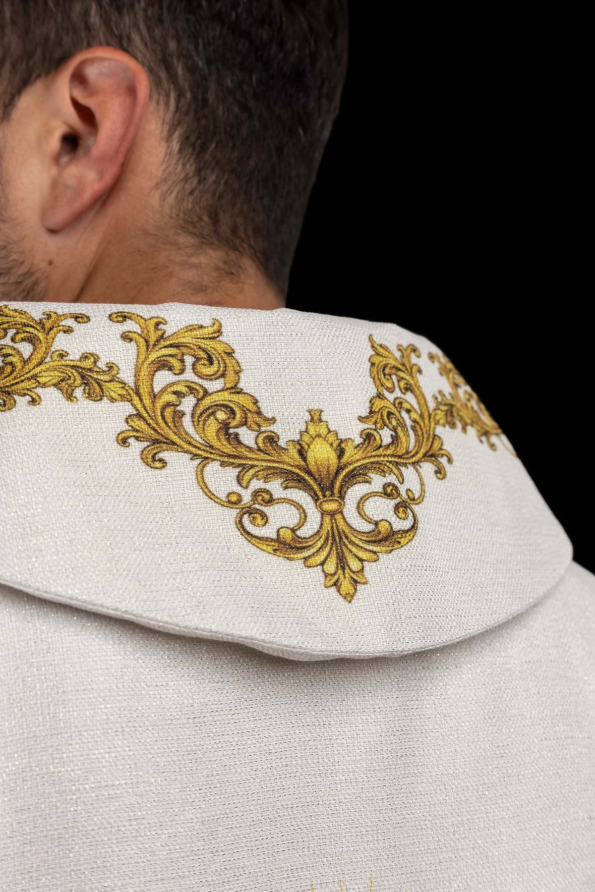 Casulla estampada beige con motivo del Sagrado Corazón de Jesús