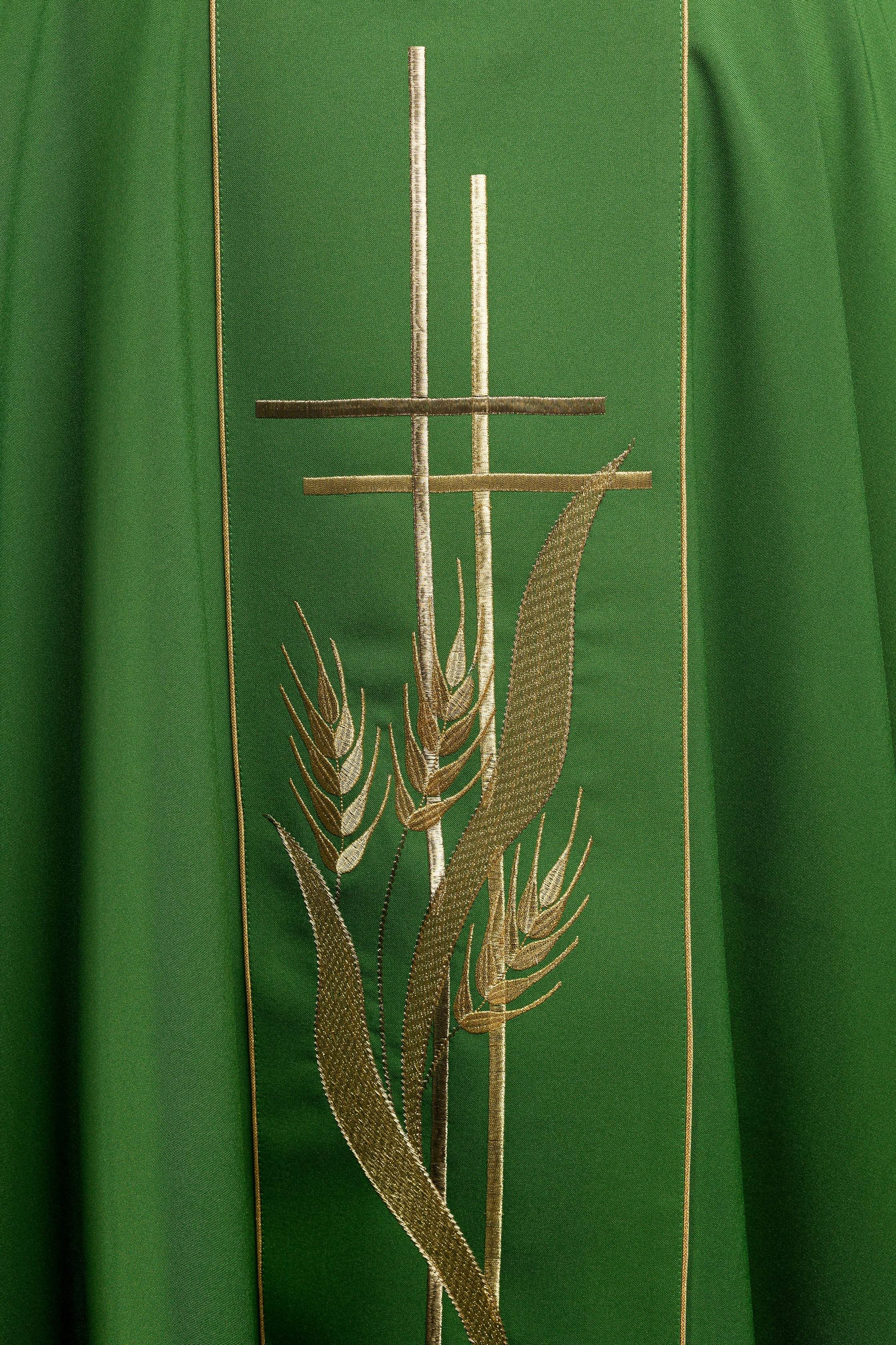 Casulla verde con bordado Cruz y Espigas