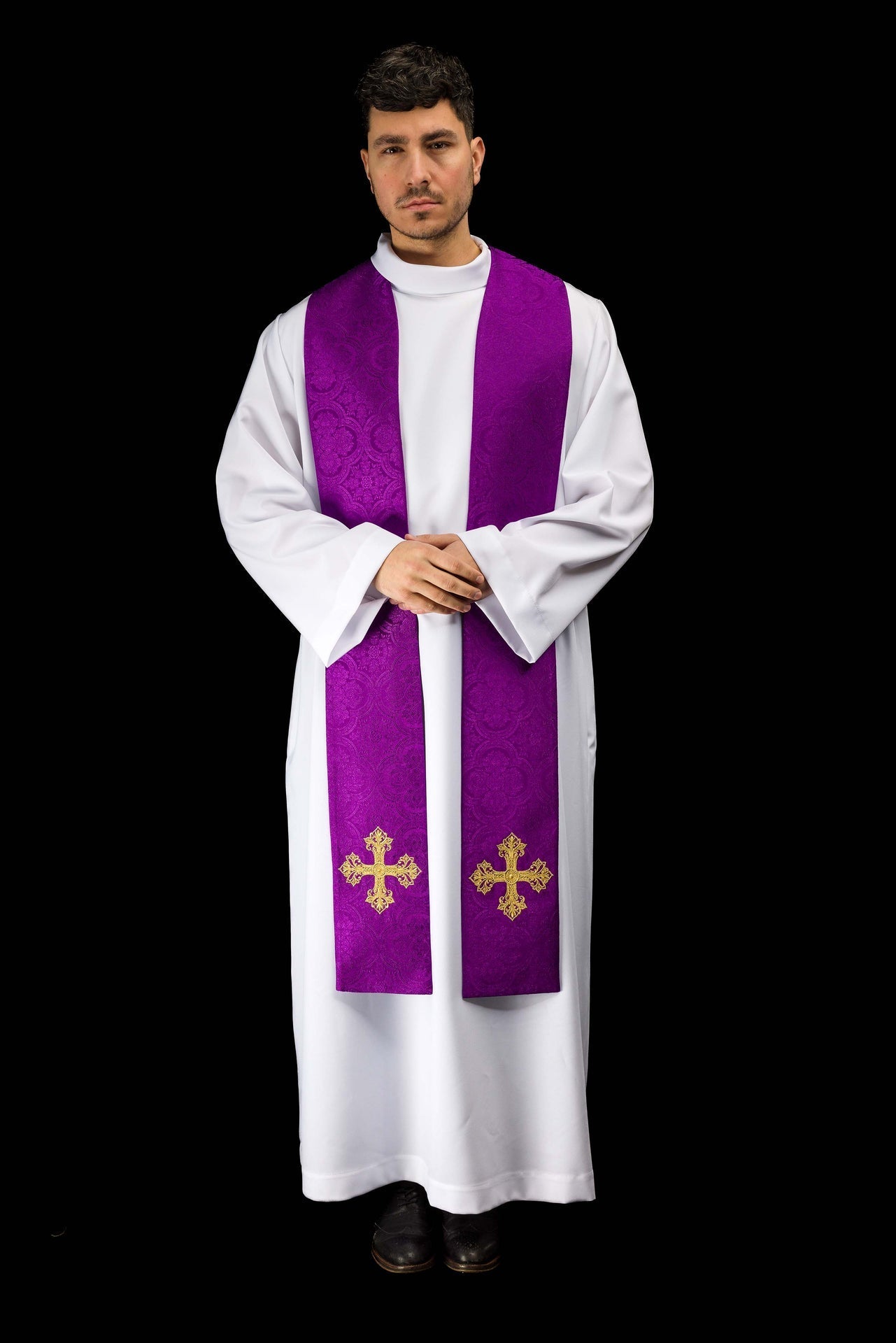 Estola bordada con motivo de cruz tejido jacquard violeta
