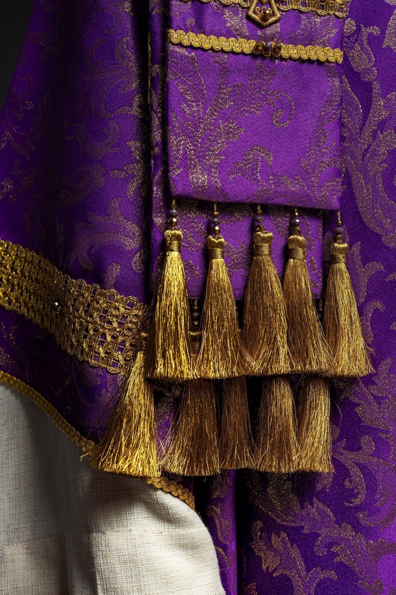 Casulla hecha a mano con piedras naturales Handmade 7010 Morado