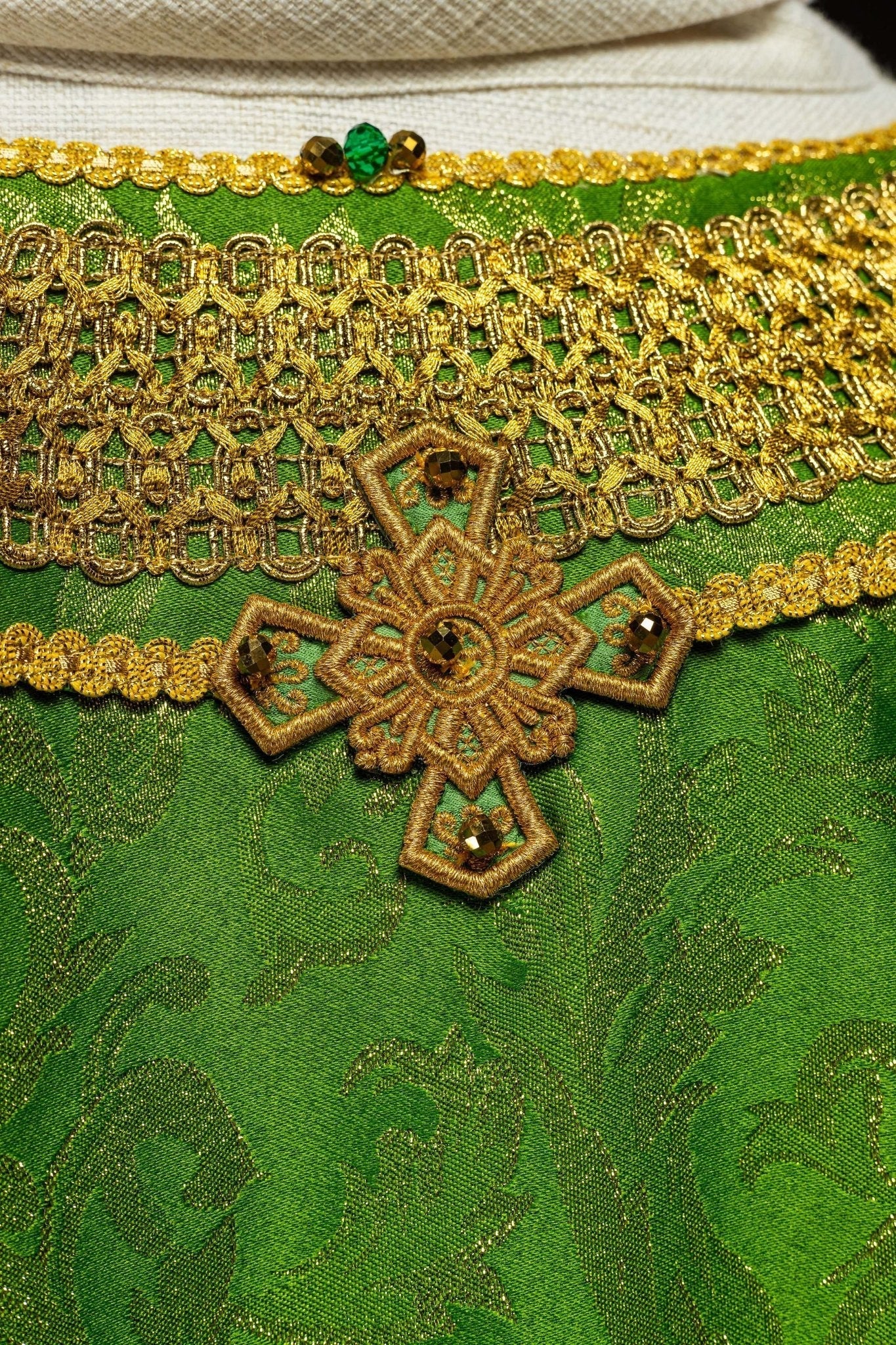 Casulla hecha a mano con piedras naturales Handmade 7010 Verde
