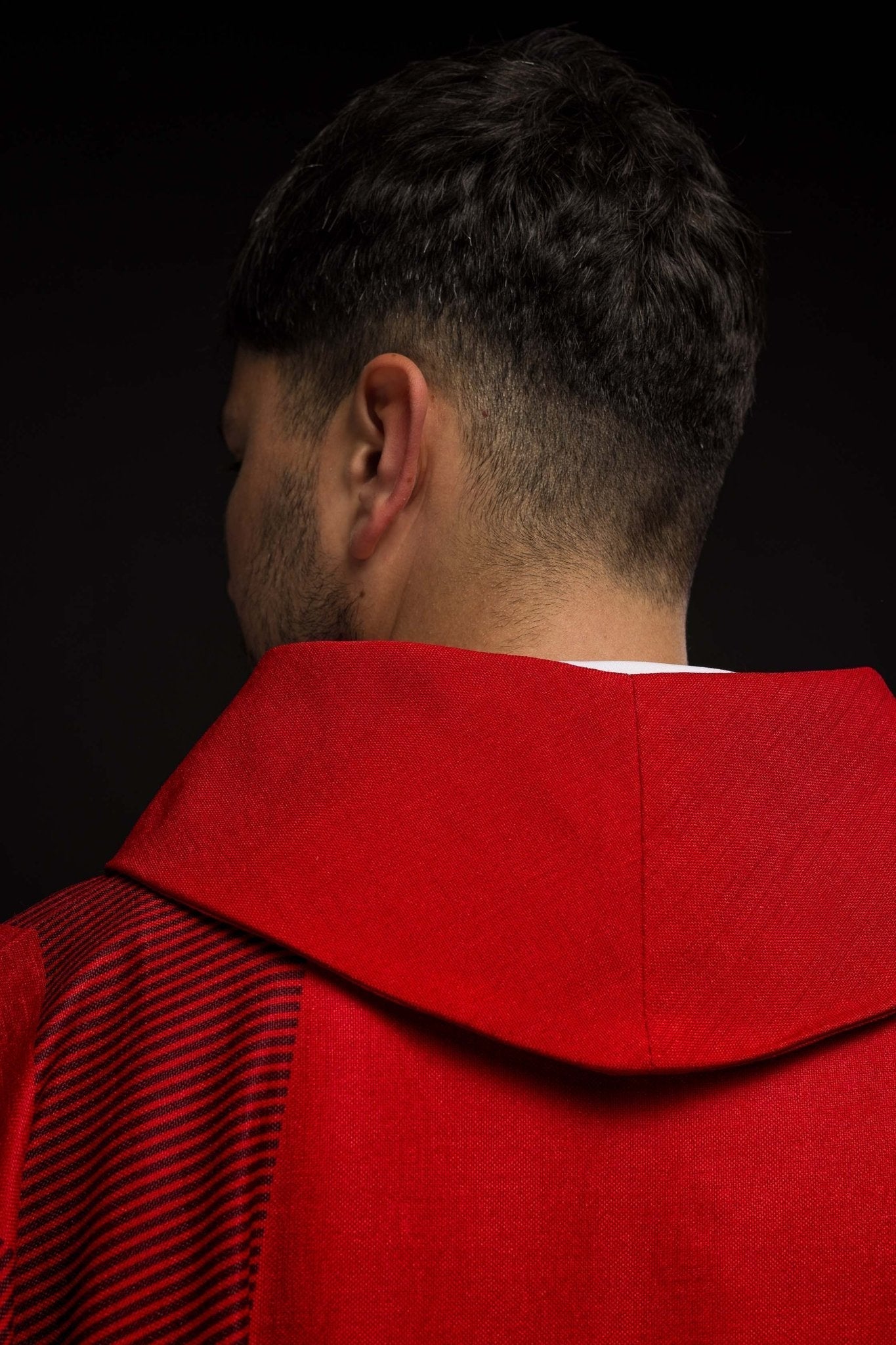 Casulla litúrgica rojo con cruz