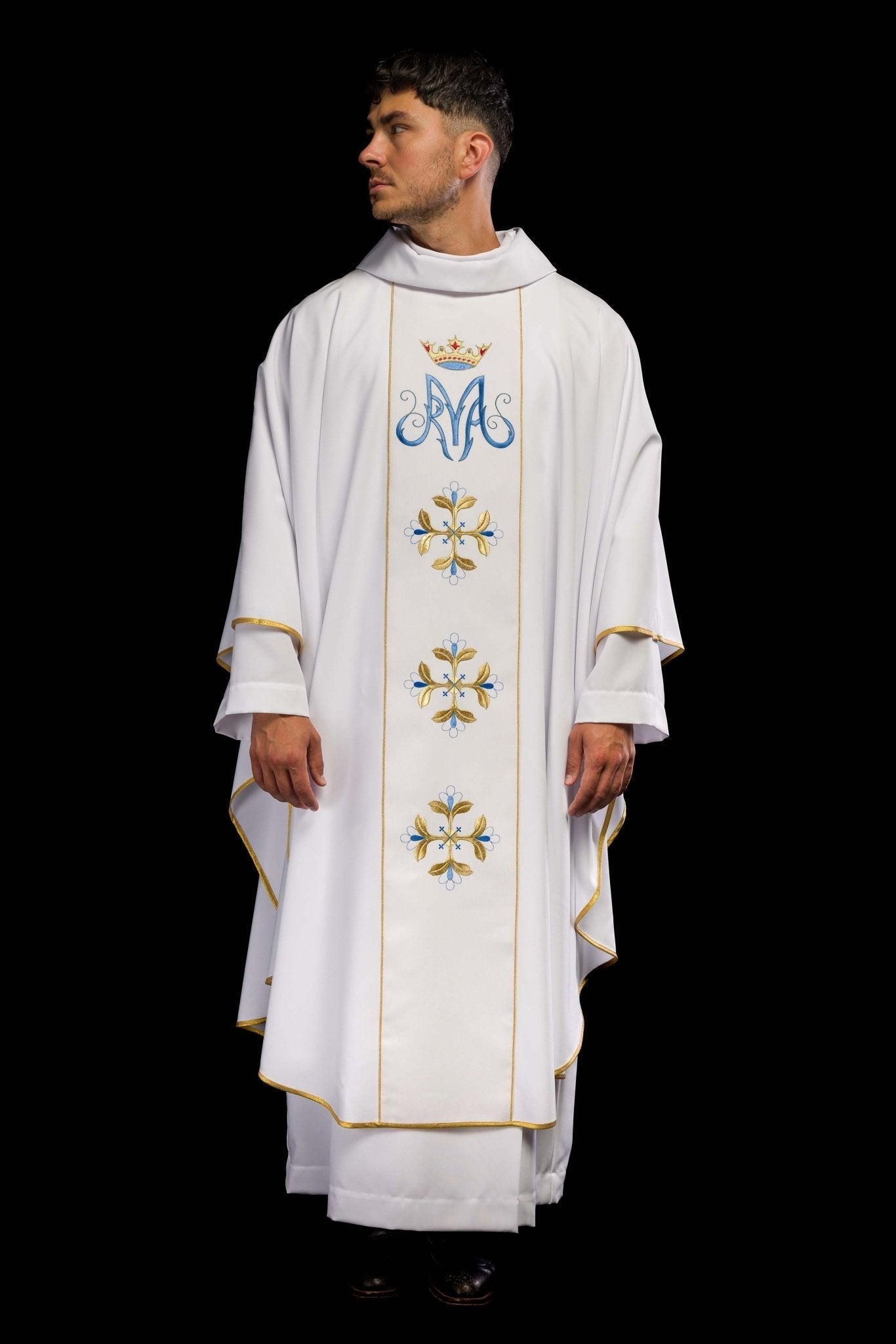 Casulla Mariana blanca con bordado