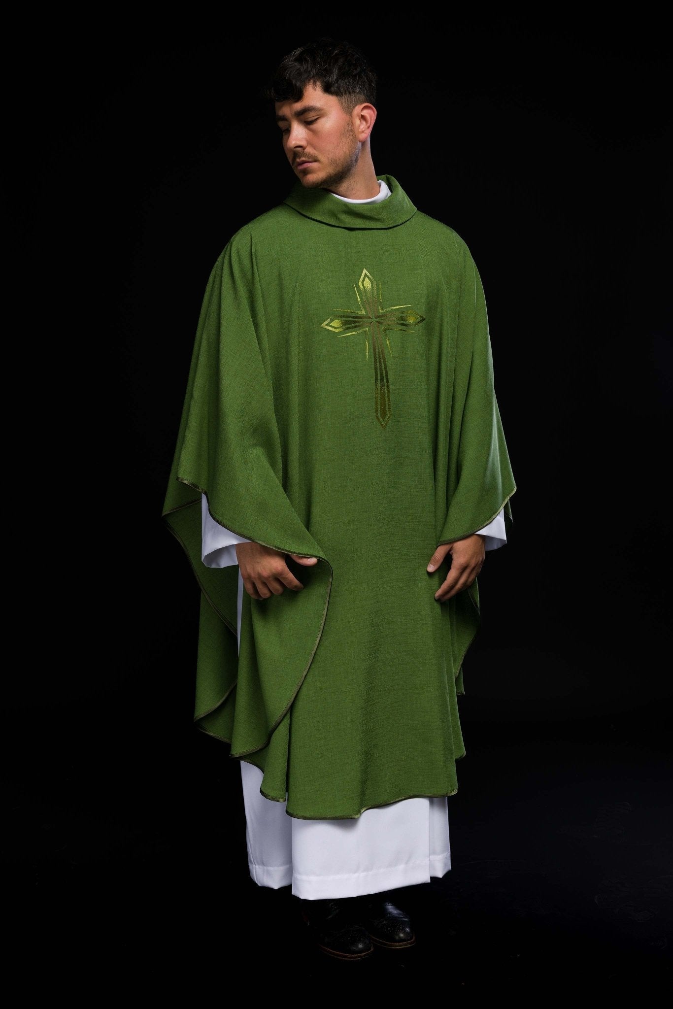 Casulla verde bordada