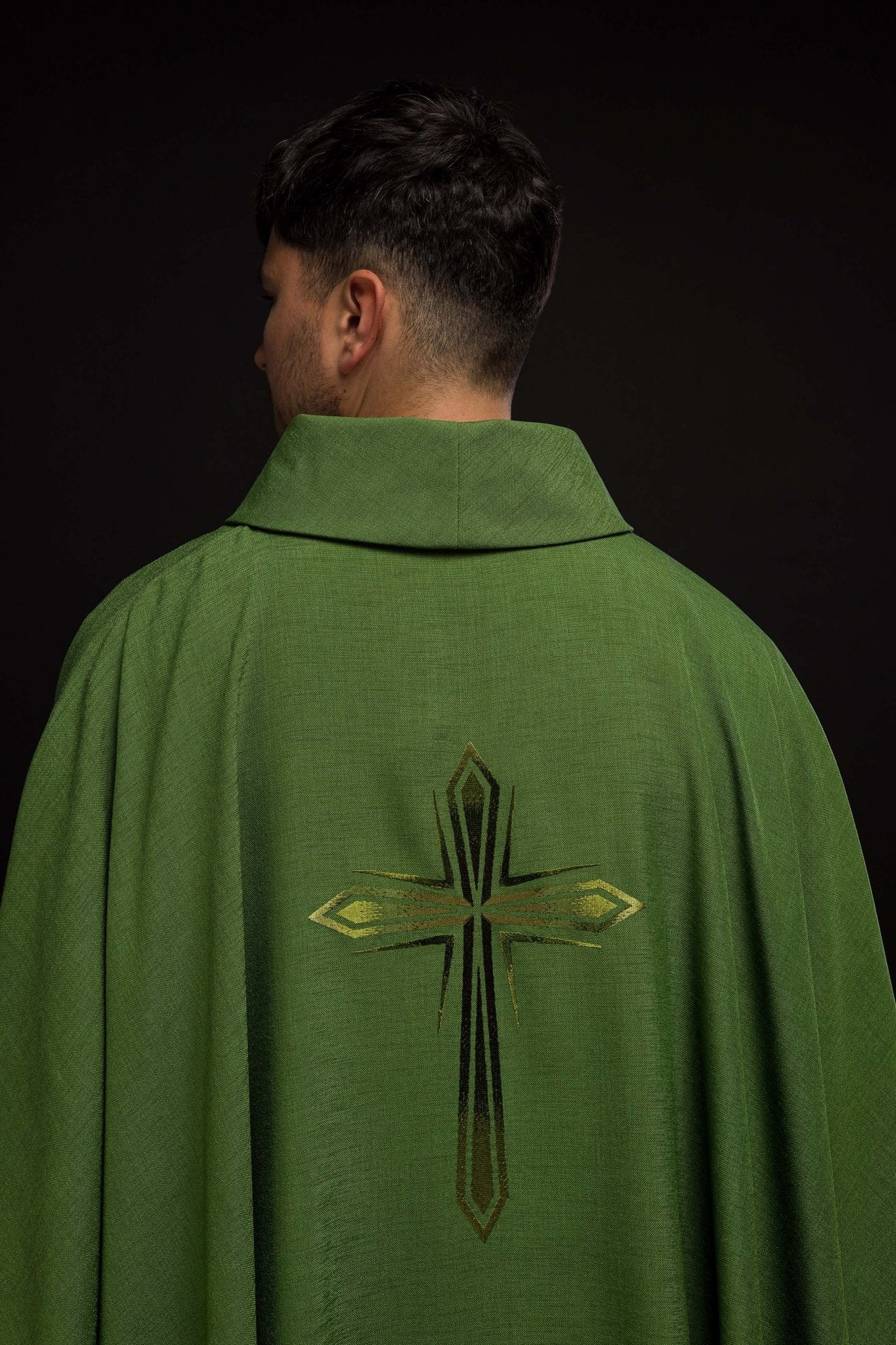 Casulla verde bordada