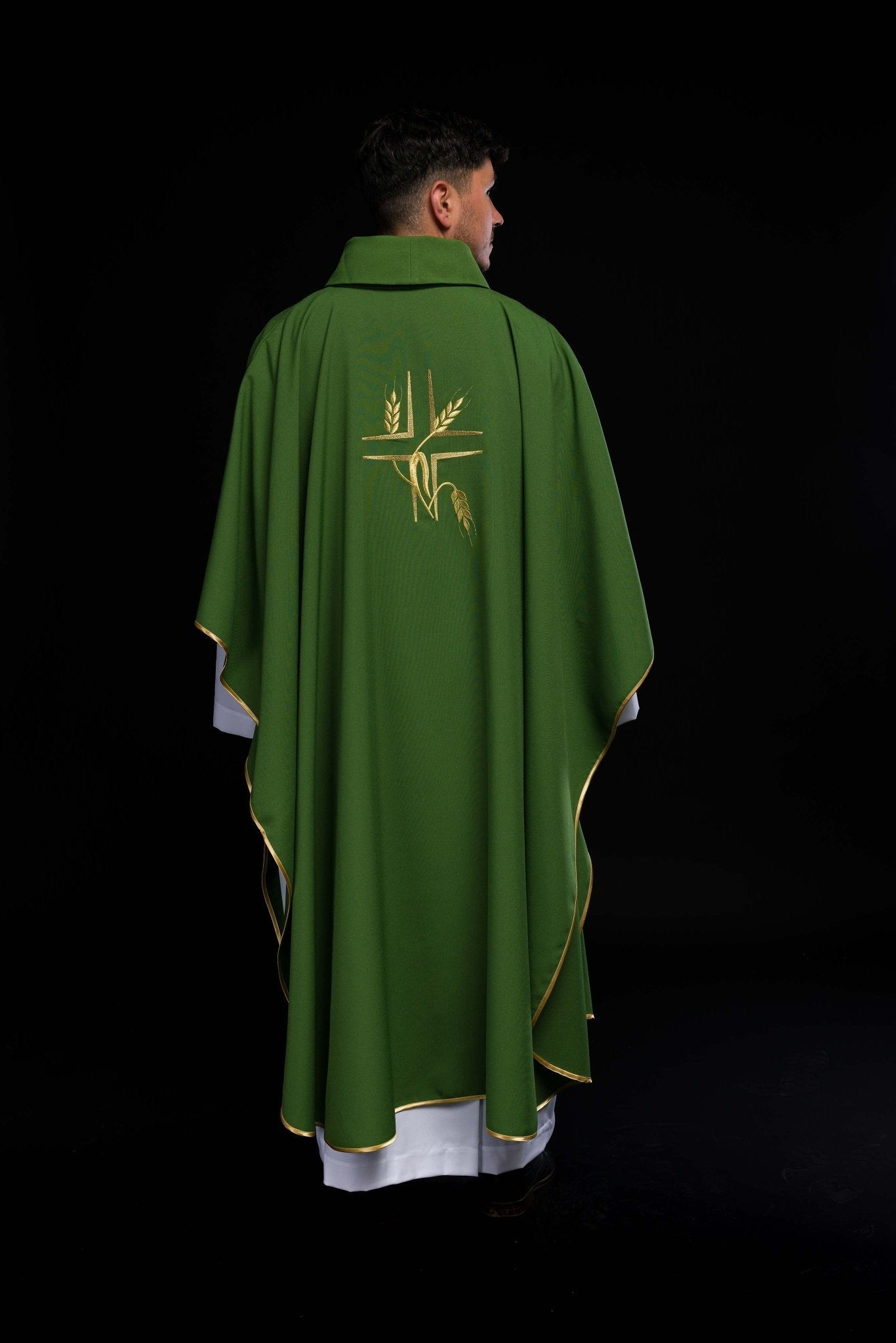 Casulla verde con bordado Cruz y Espigas
