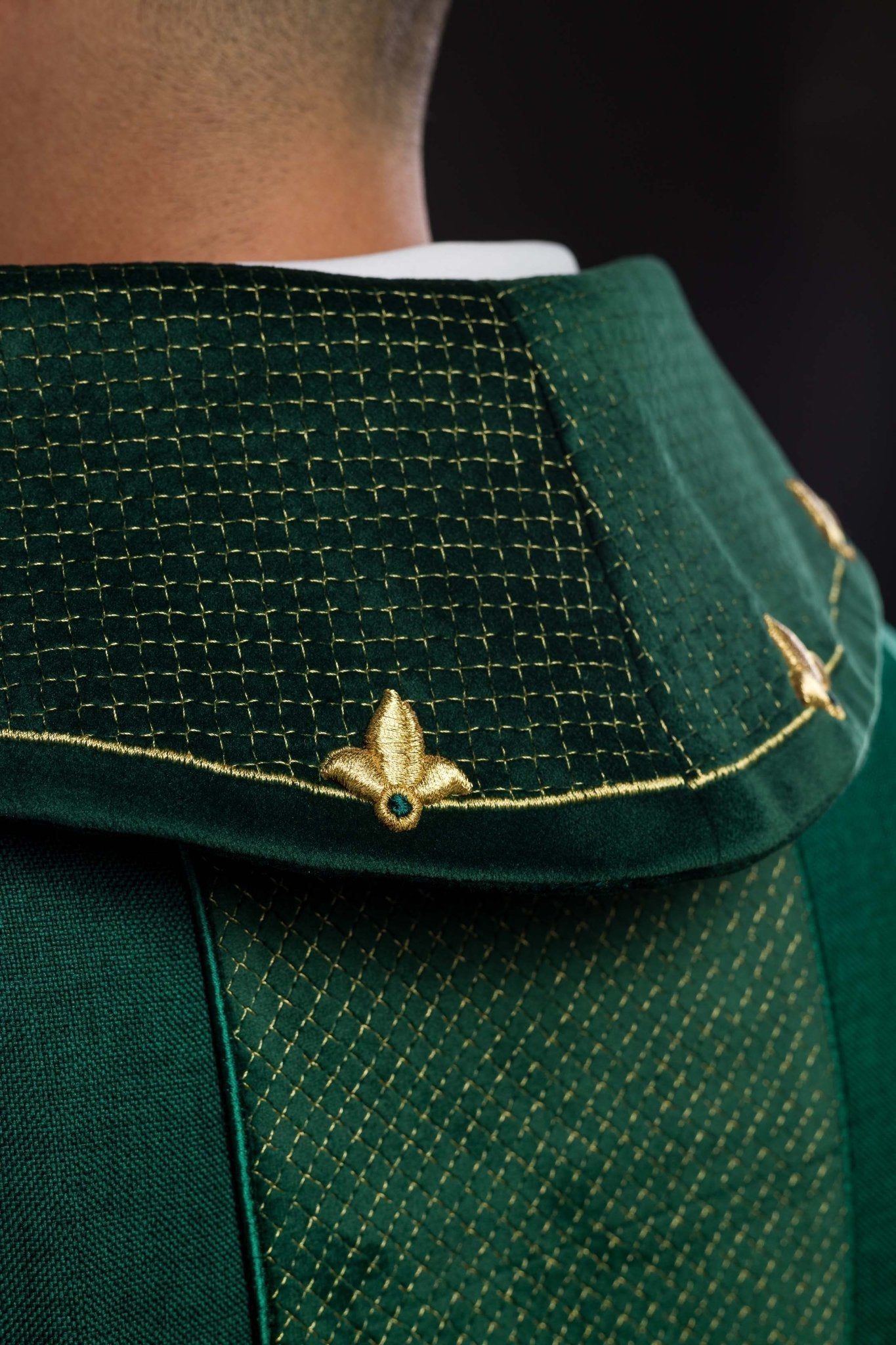 Casulla verde con galón terciopelo ricamente bordado Cruces