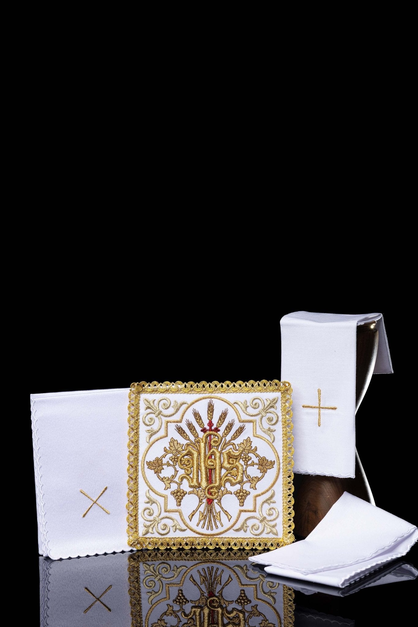 Conjunto de ropa para cáliz bordada con el símbolo IHS