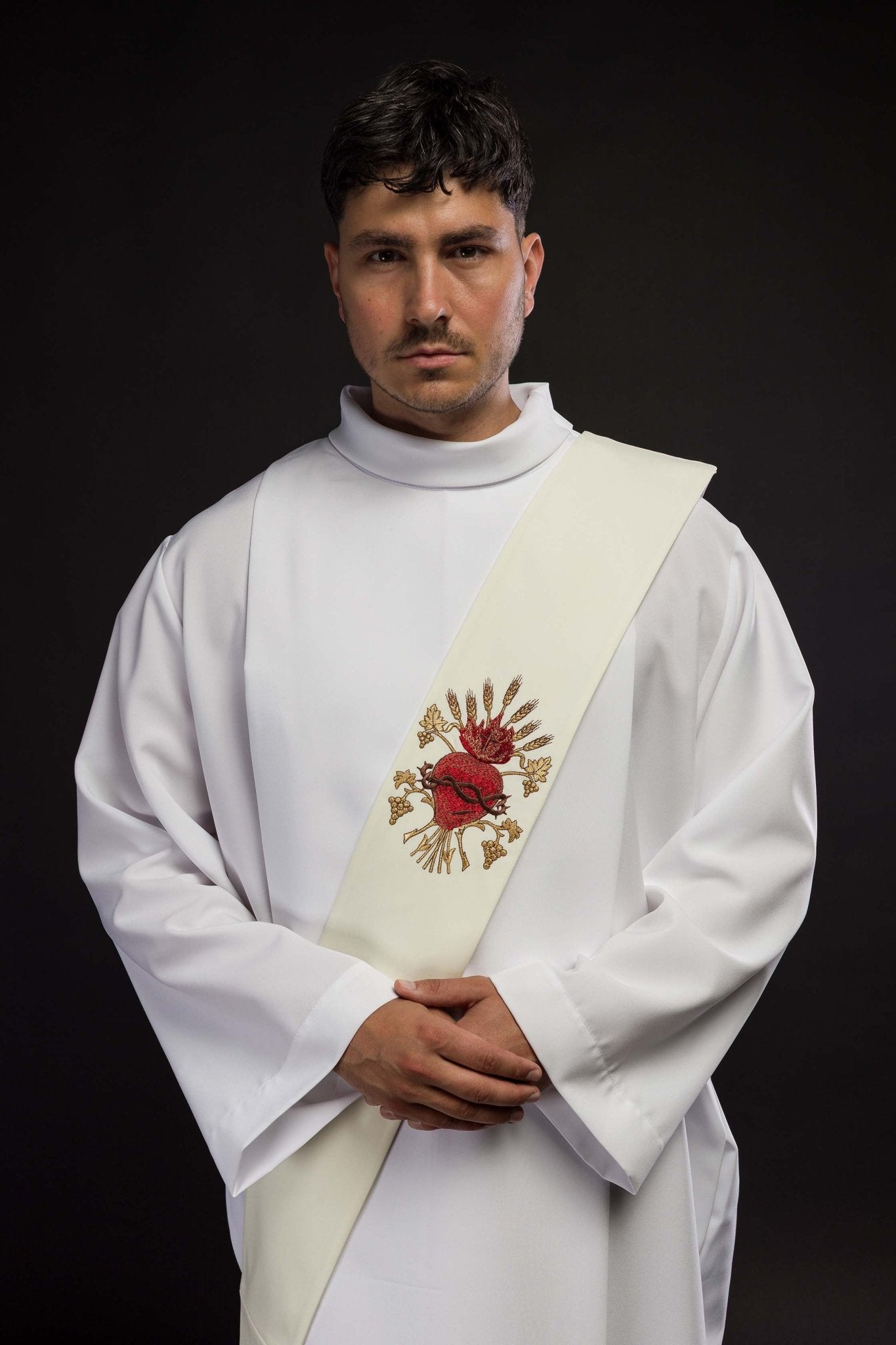 Estola diaconal con bordado del Corazón de Jesús