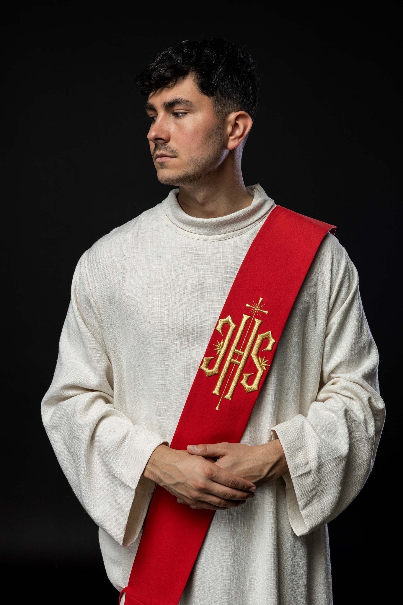 Estola diaconal roja con bordado IHS y Cruz