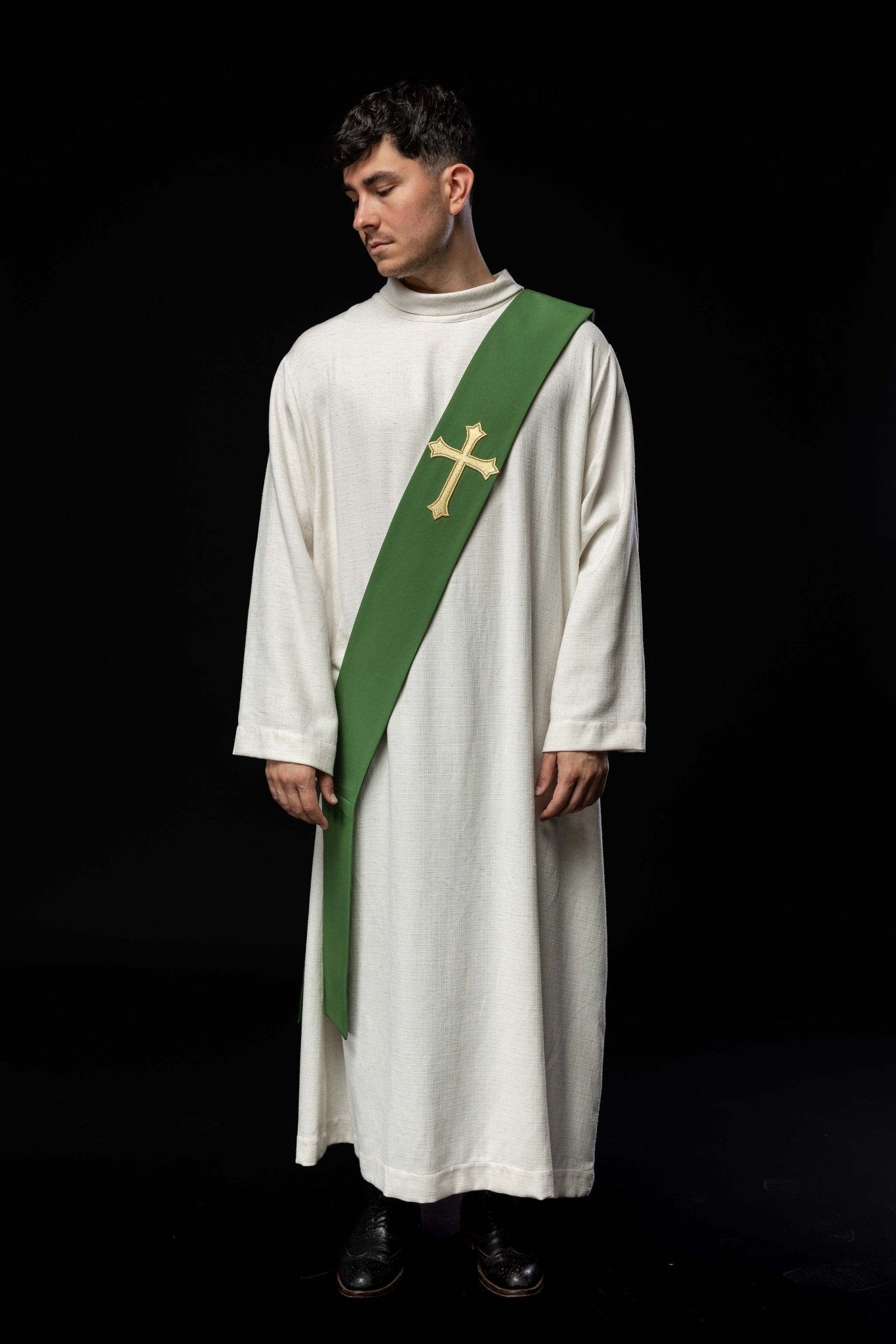 Estola diaconal verde con bordado Cruz