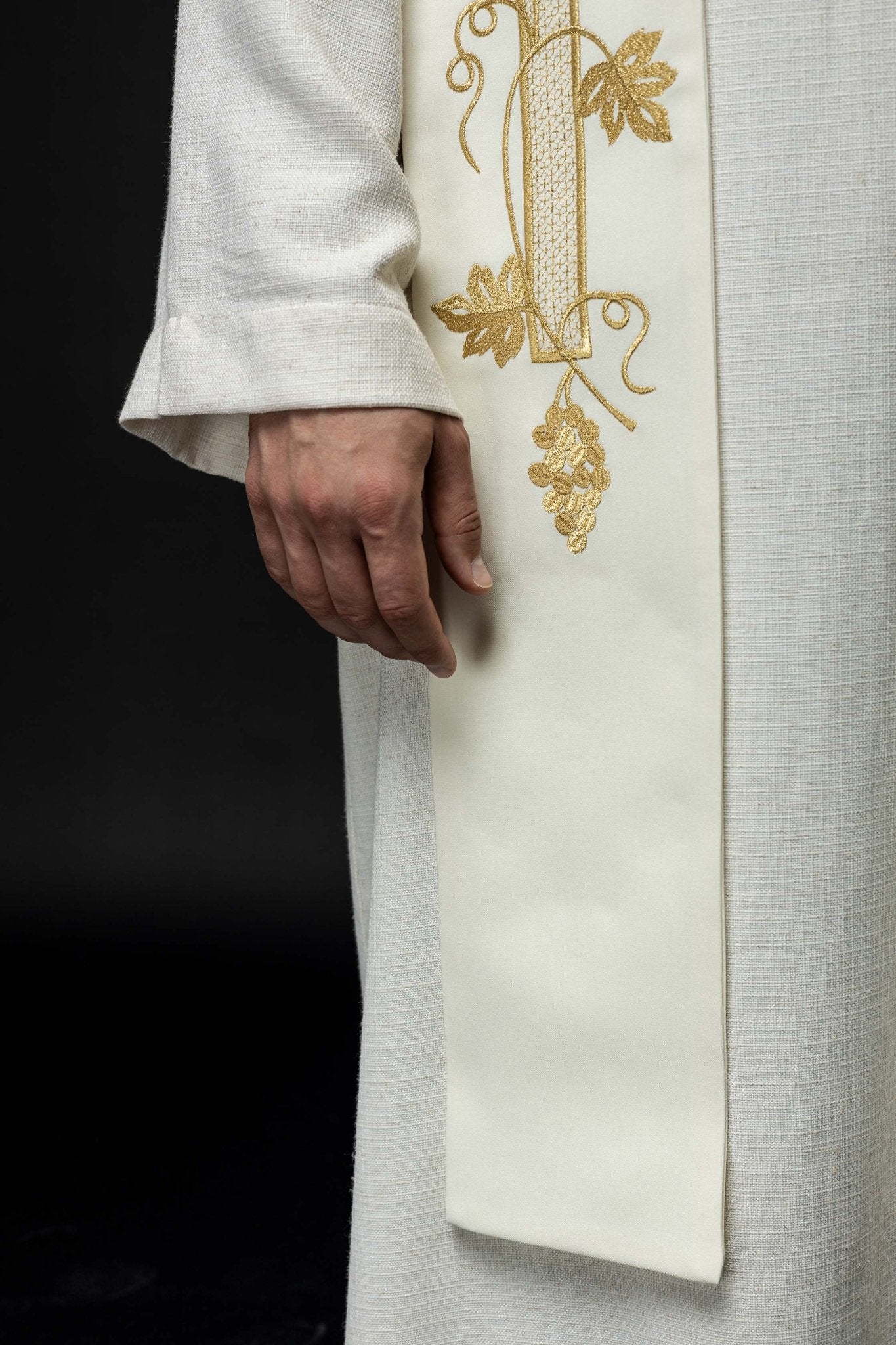 Estola marfil con bordado Cruz