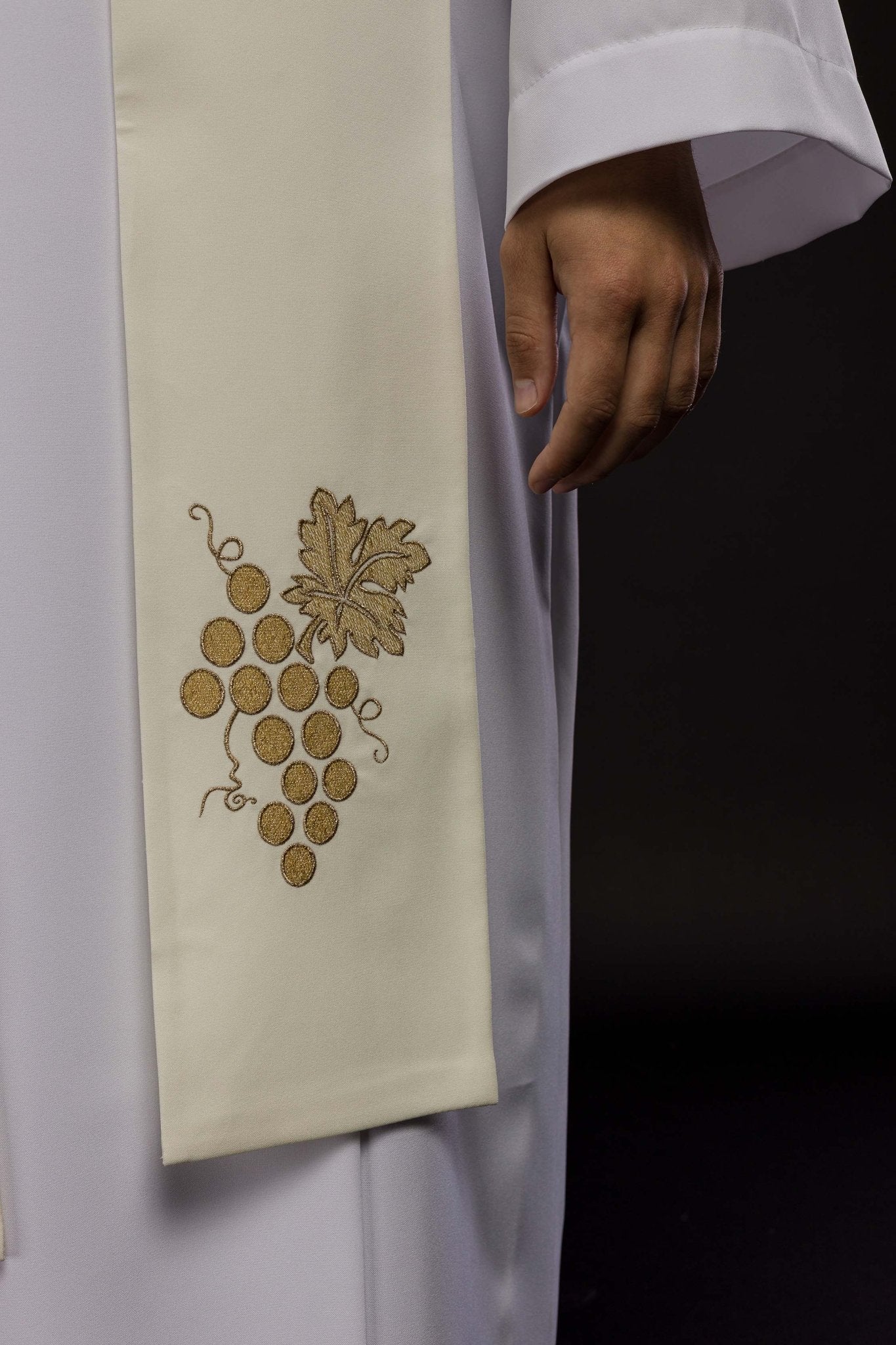 Estola marfil con bordado IHS y Uvas