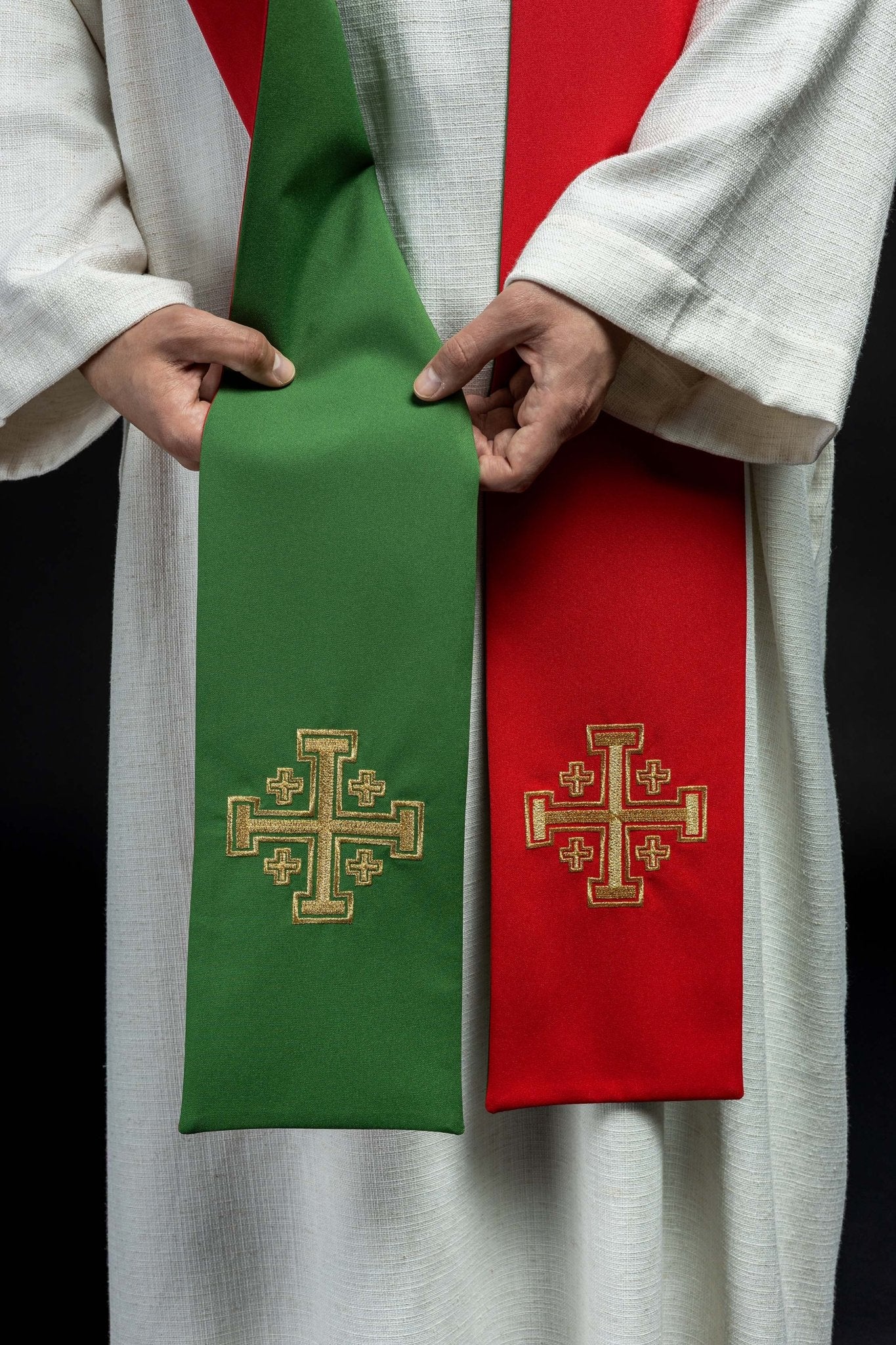 Estola reversible verde-roja bordado Cruz de Jerusalén
