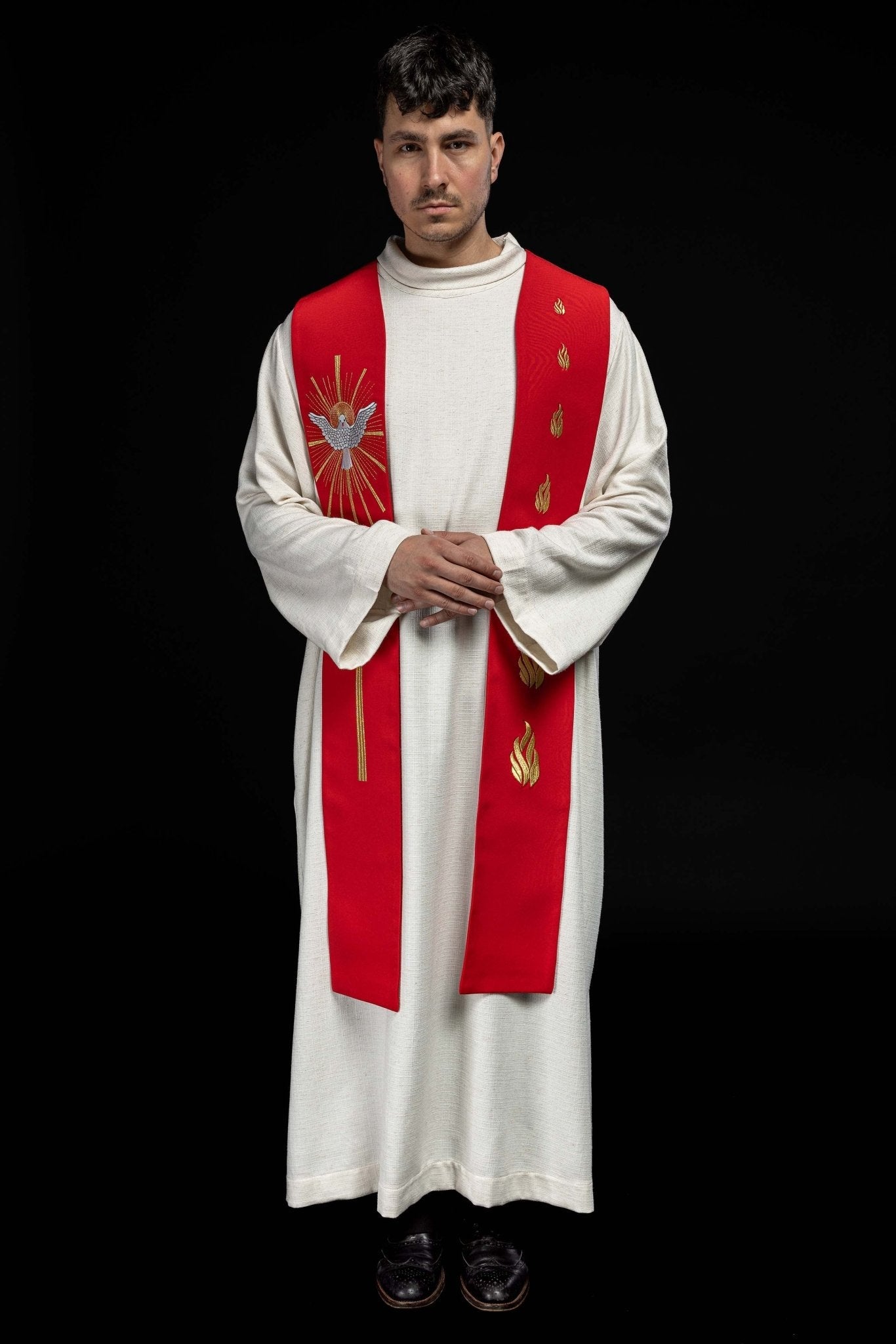Estola roja con bordado Espíritu Santo y Fuego