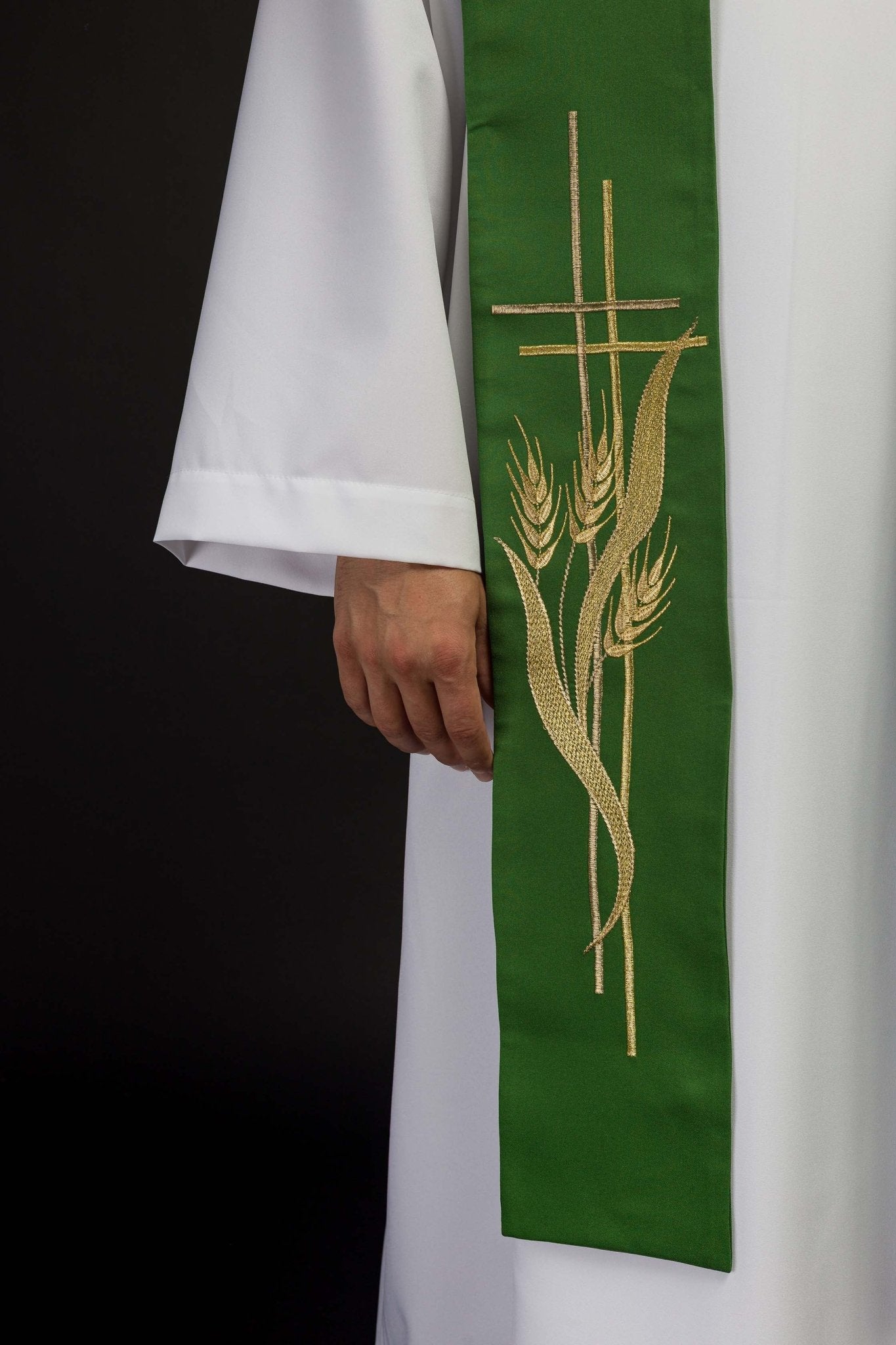Estola verde con bordado Cruz y Espigas