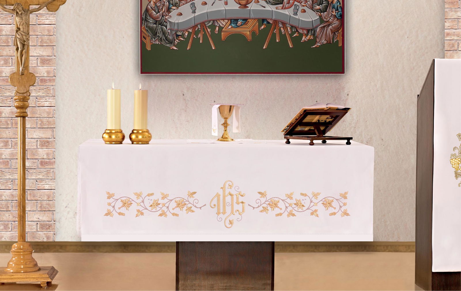 Mantel de altar con bordado frontal dorado IHS
