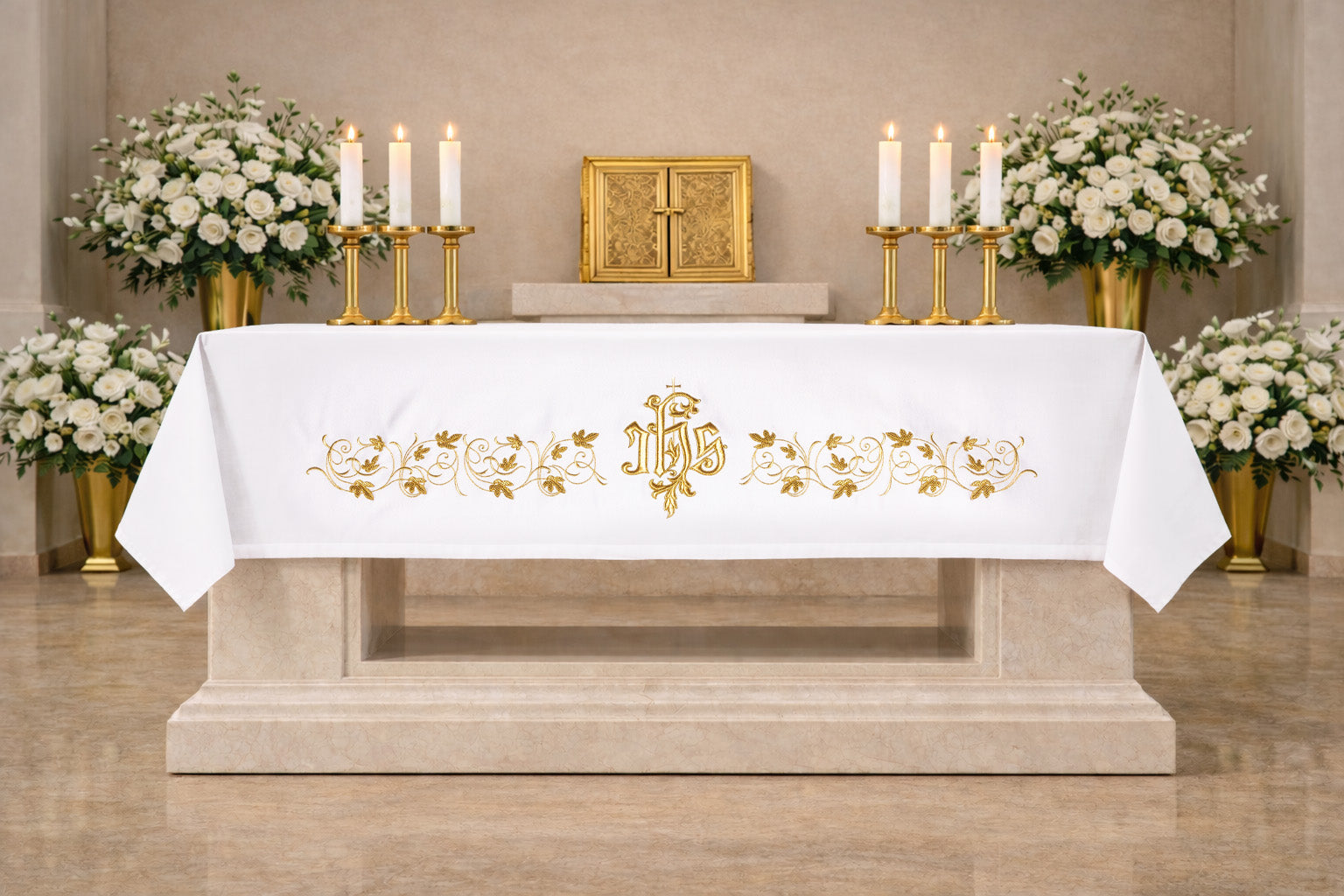 Mantel de altar con símbolo IHS bordado