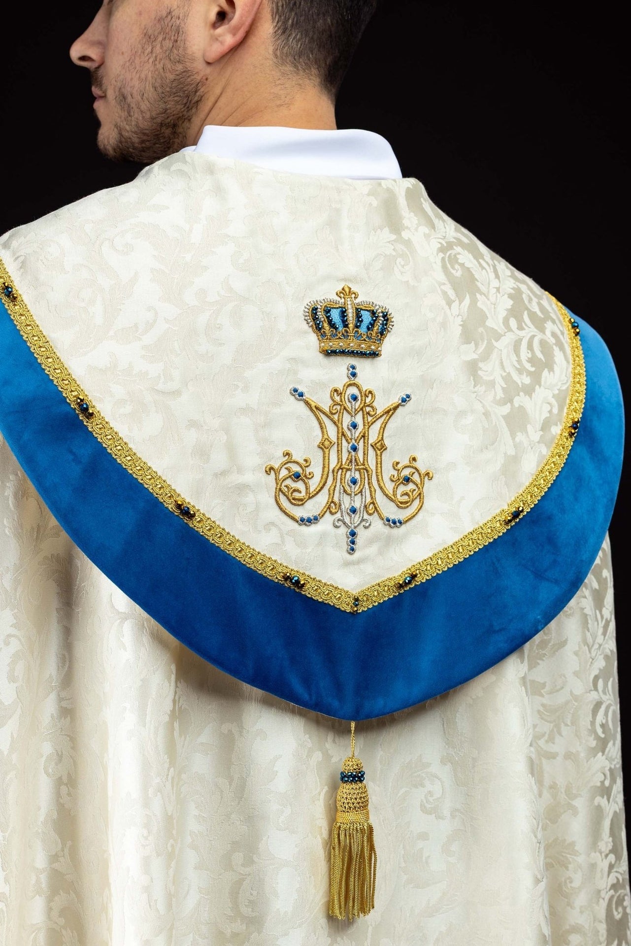 Ręcznie wykonana kapa maryjna z naturalnymi kamieniami Handmade 3006