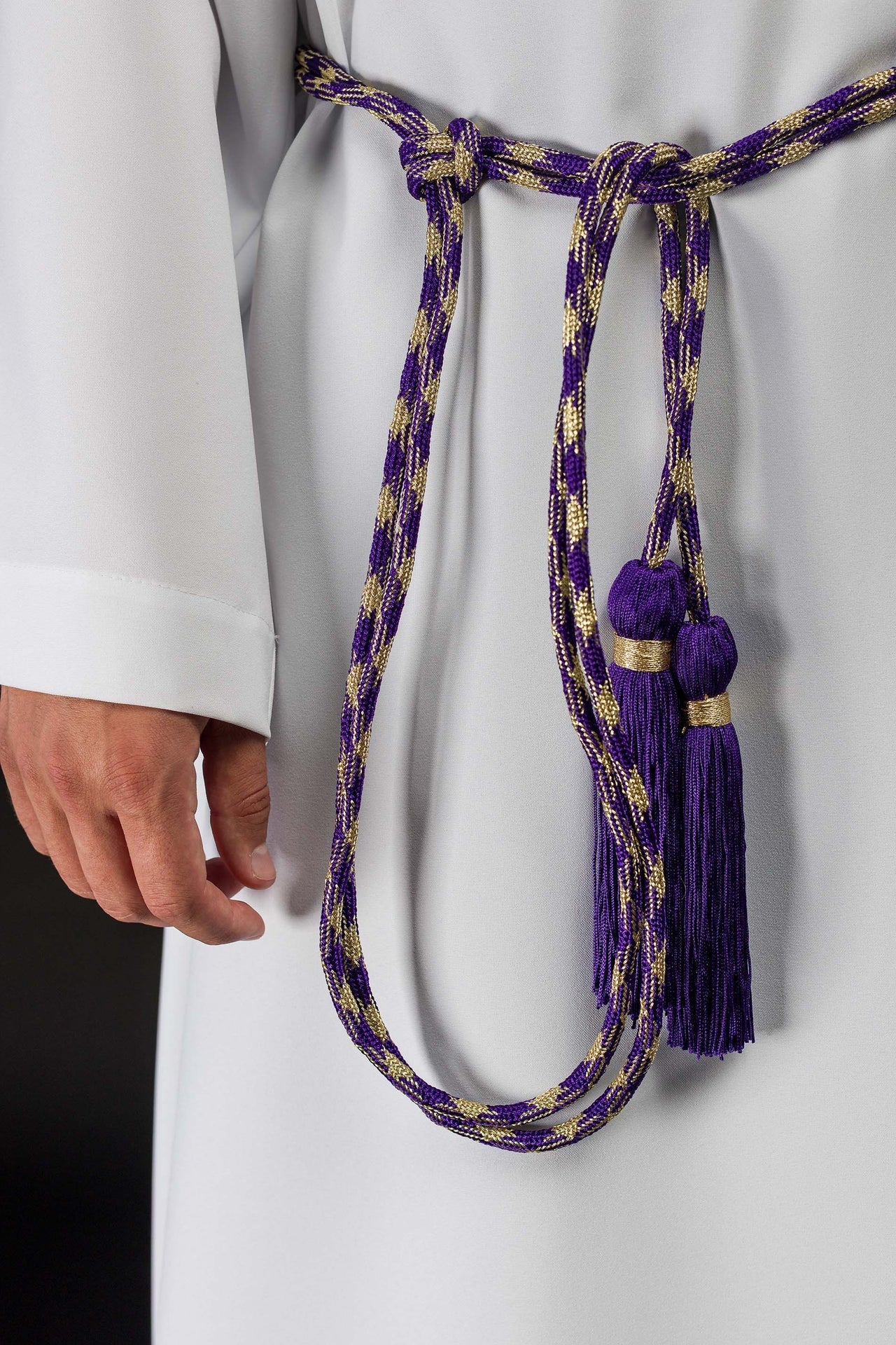 Cíngulo litúrgico morado y dorado