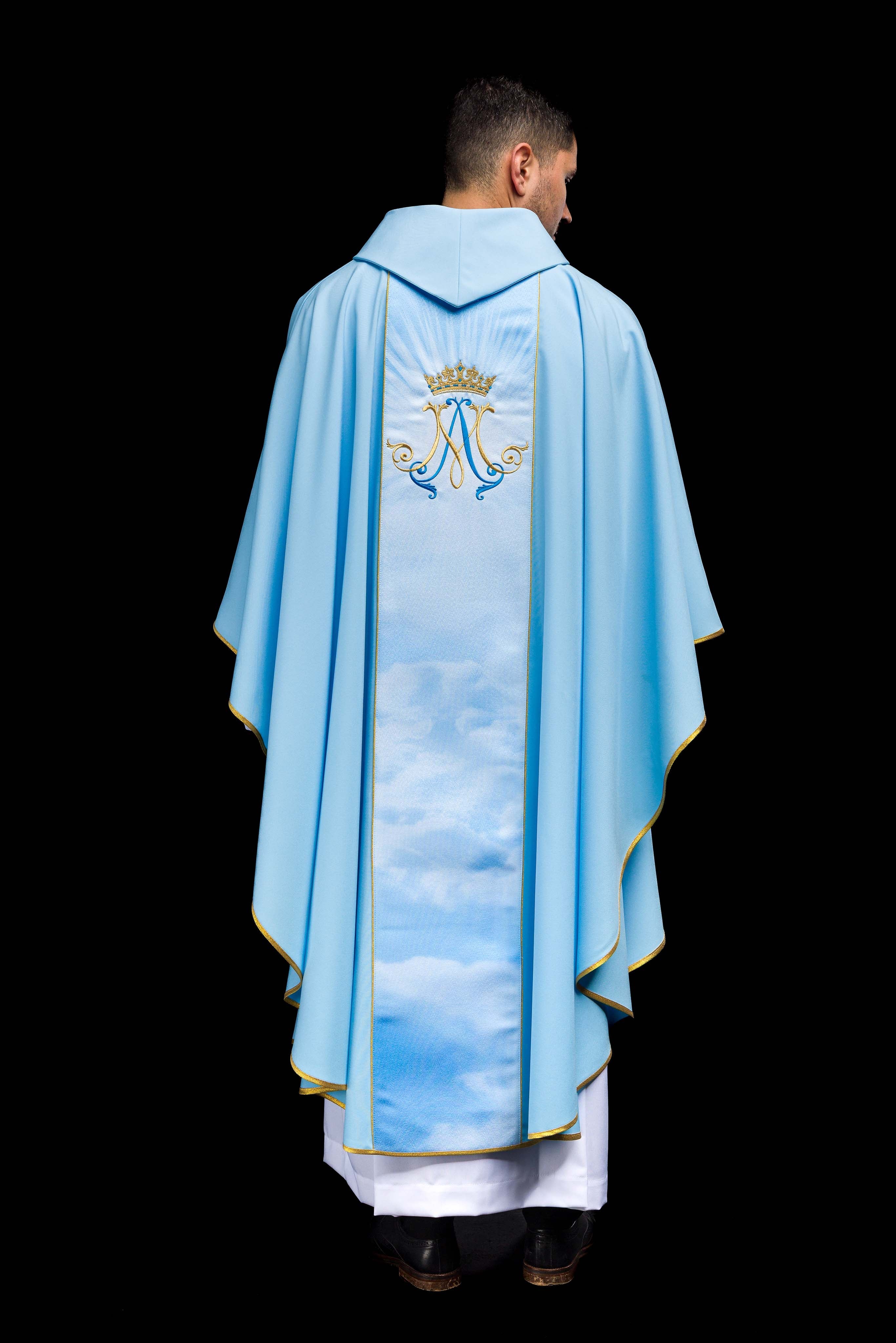 Casulla litúrgica Mariana galón bordado y sublimado en color azul