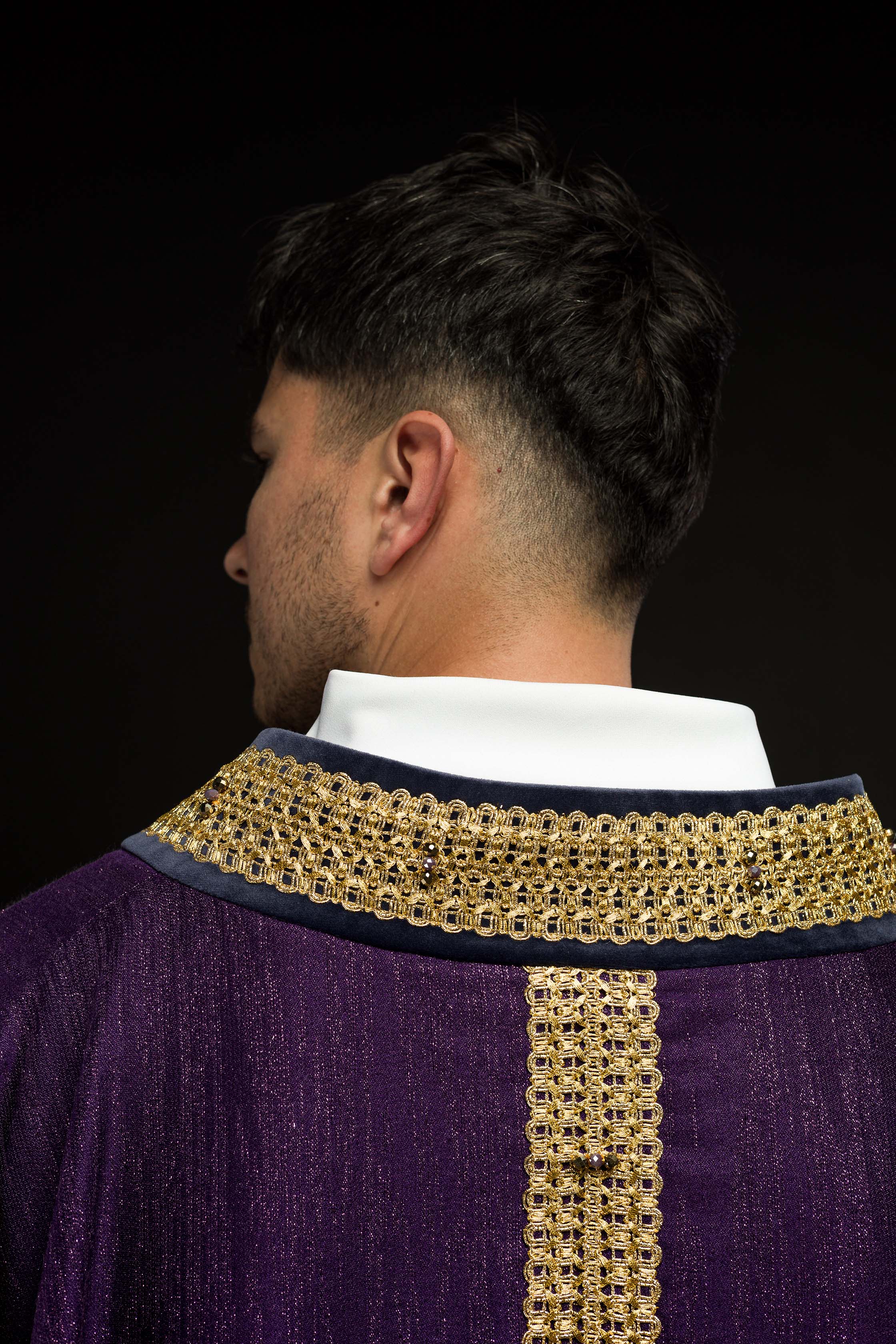 Casulla hecha a mano con piedras naturales Handmade 7015 Violeta