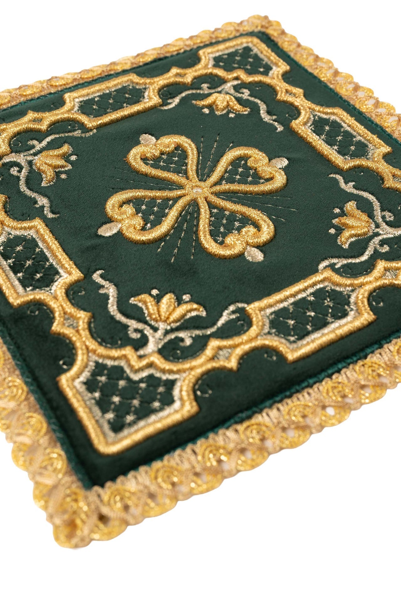 Servicio de altar bordado en terciopelo verde