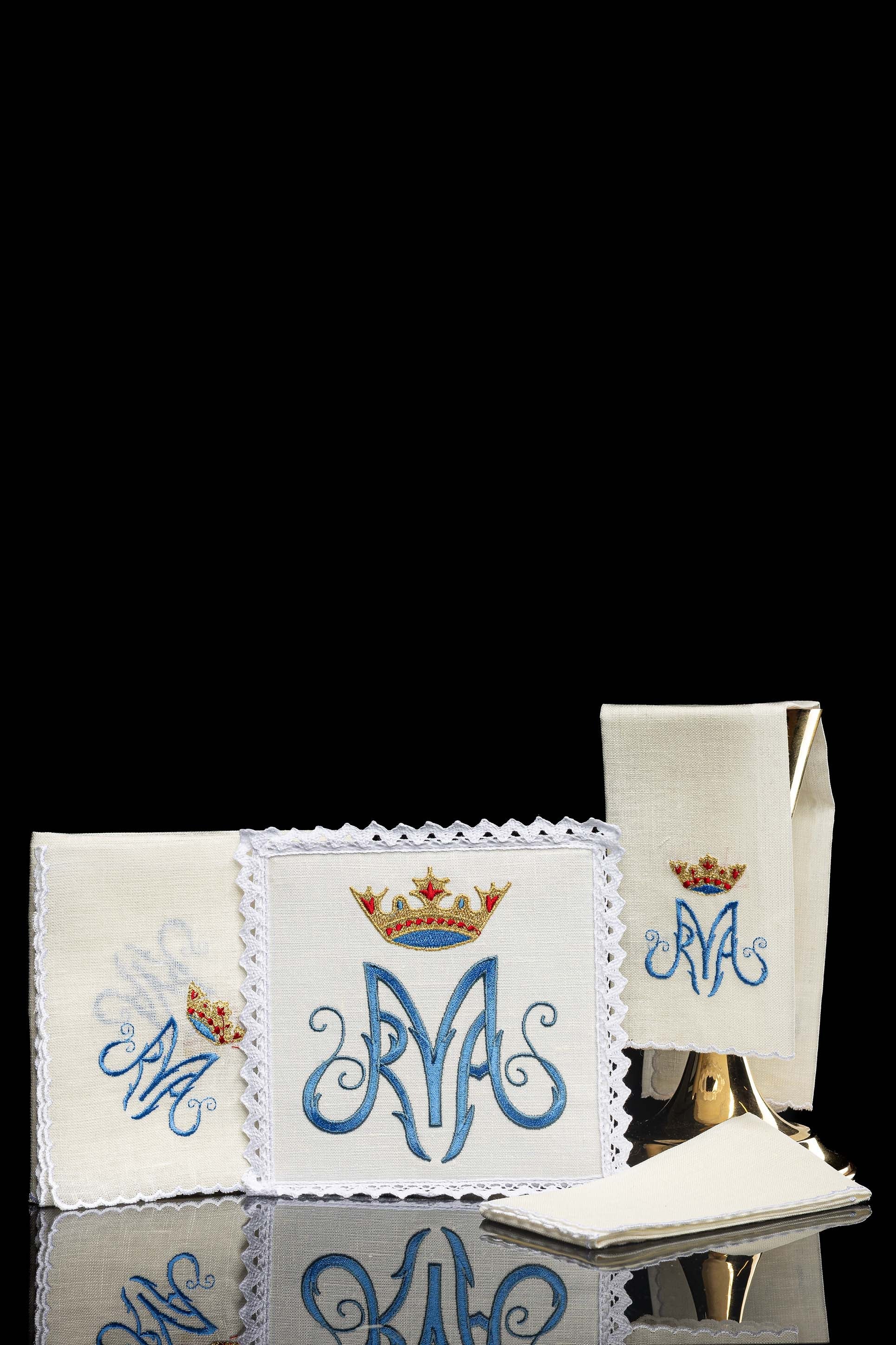 Servicio de altar lino con bordado Mariano