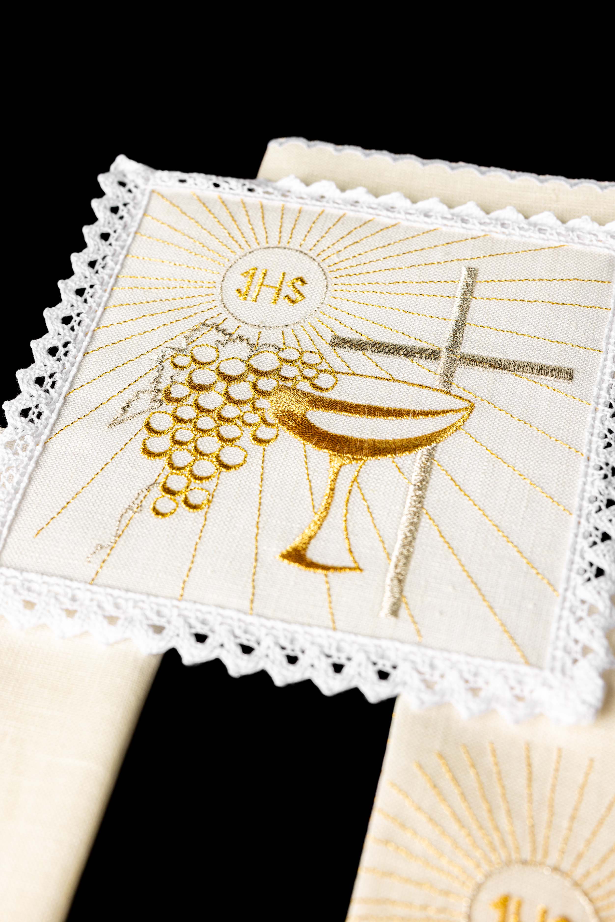 Servicio de altar lino con bordado Cruz y Cáliz