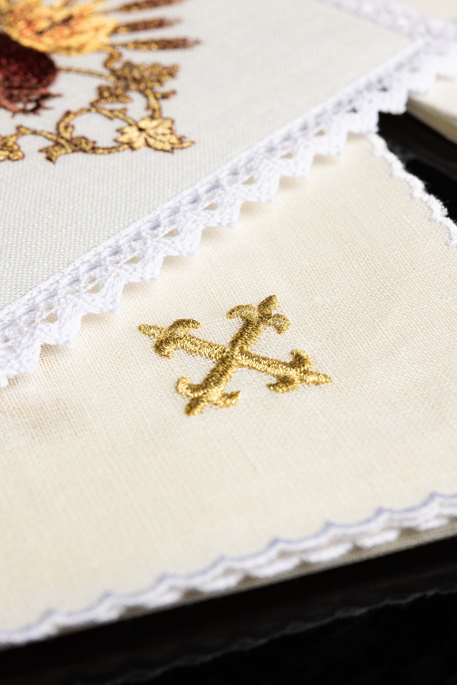 Servicio de altar lino con bordado Cáliz