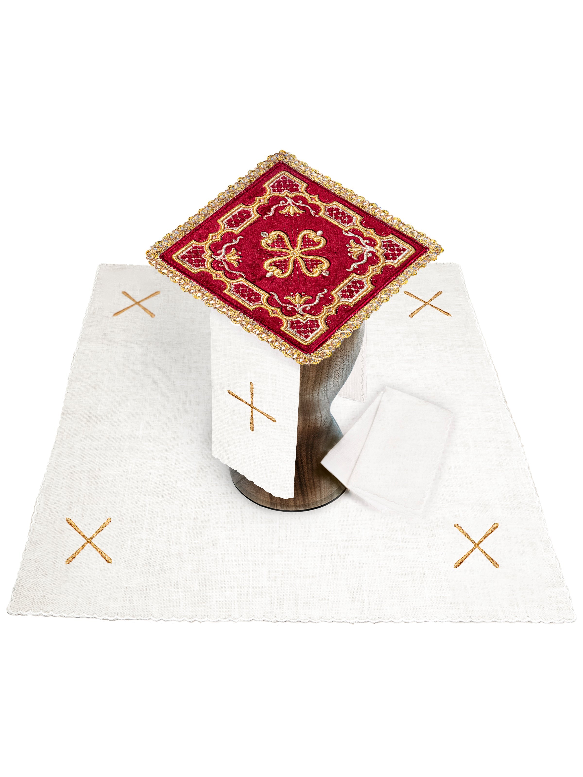 Servicio de altar bordado de terciopelo rojo
