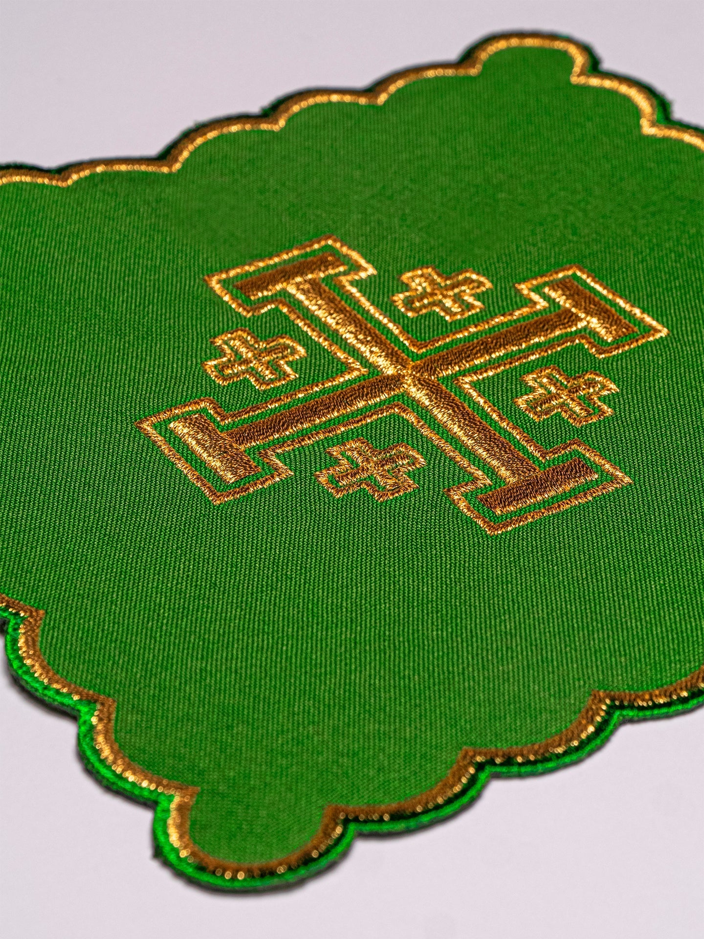 Juego de palias con bordado de la cruz de Jerusalén en cuatro colores litúrgicos