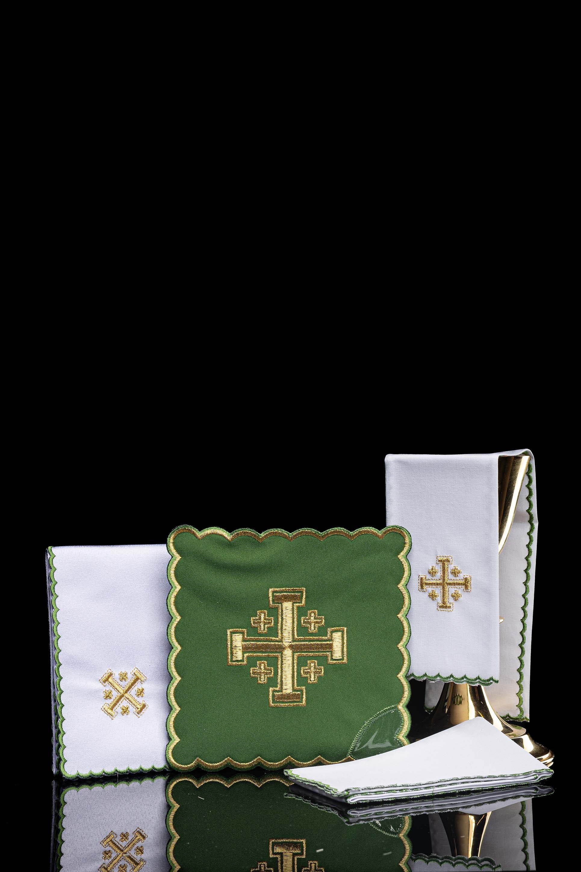 Servicio de altar Cruz de Jerusalén bordada verde