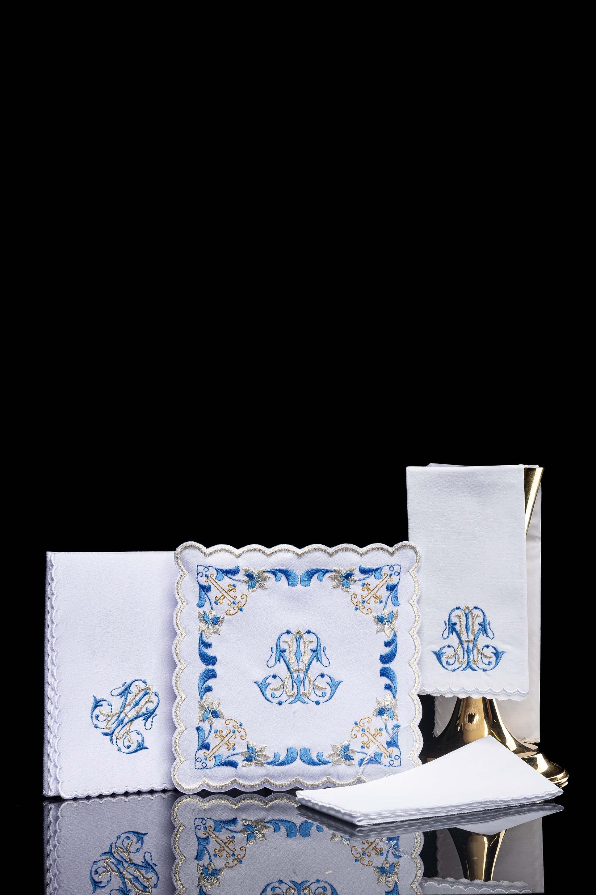 Juego de altar con bordado Mariano y ribete azul