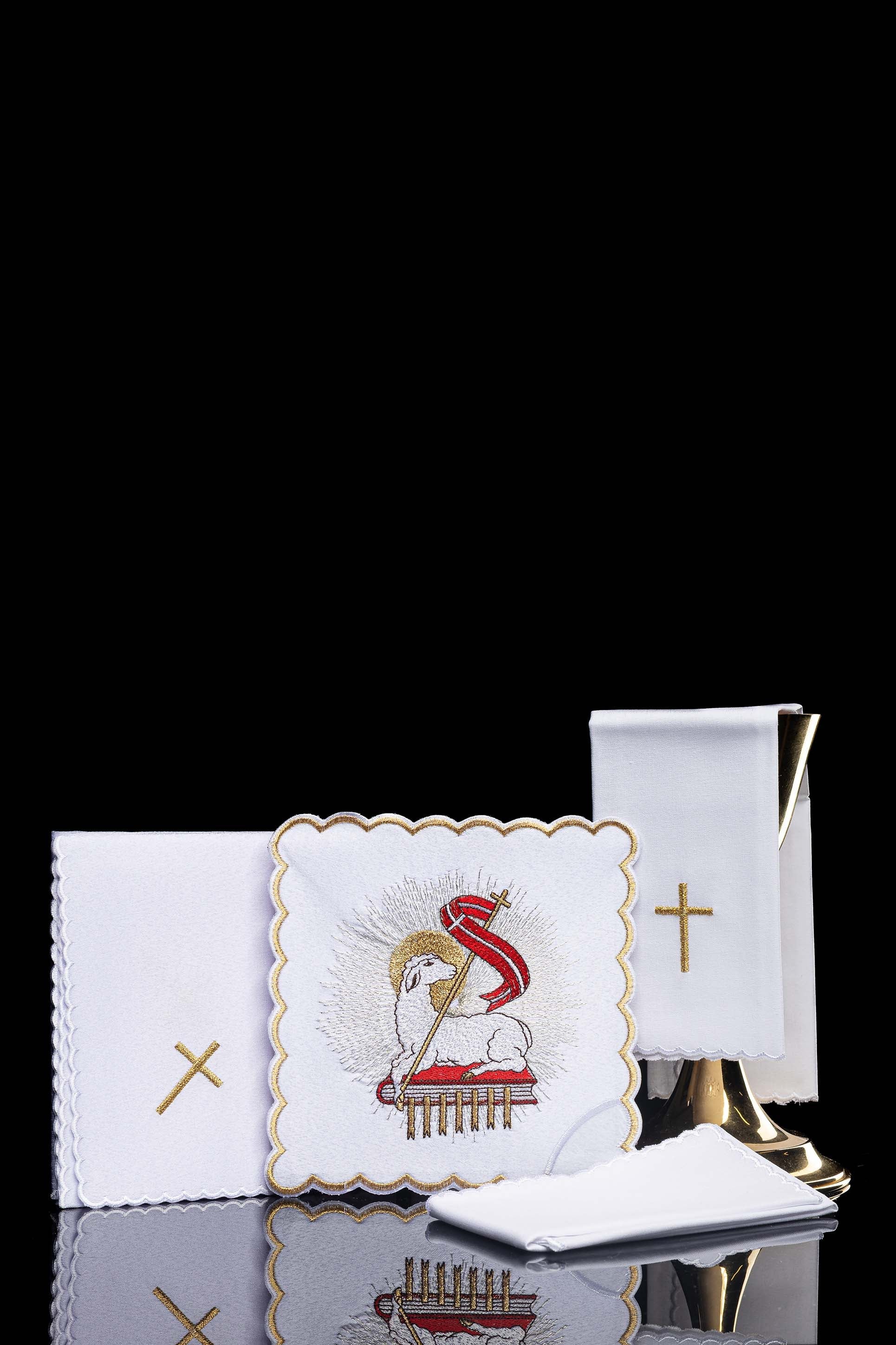 Juego de altar con bordado Cordero