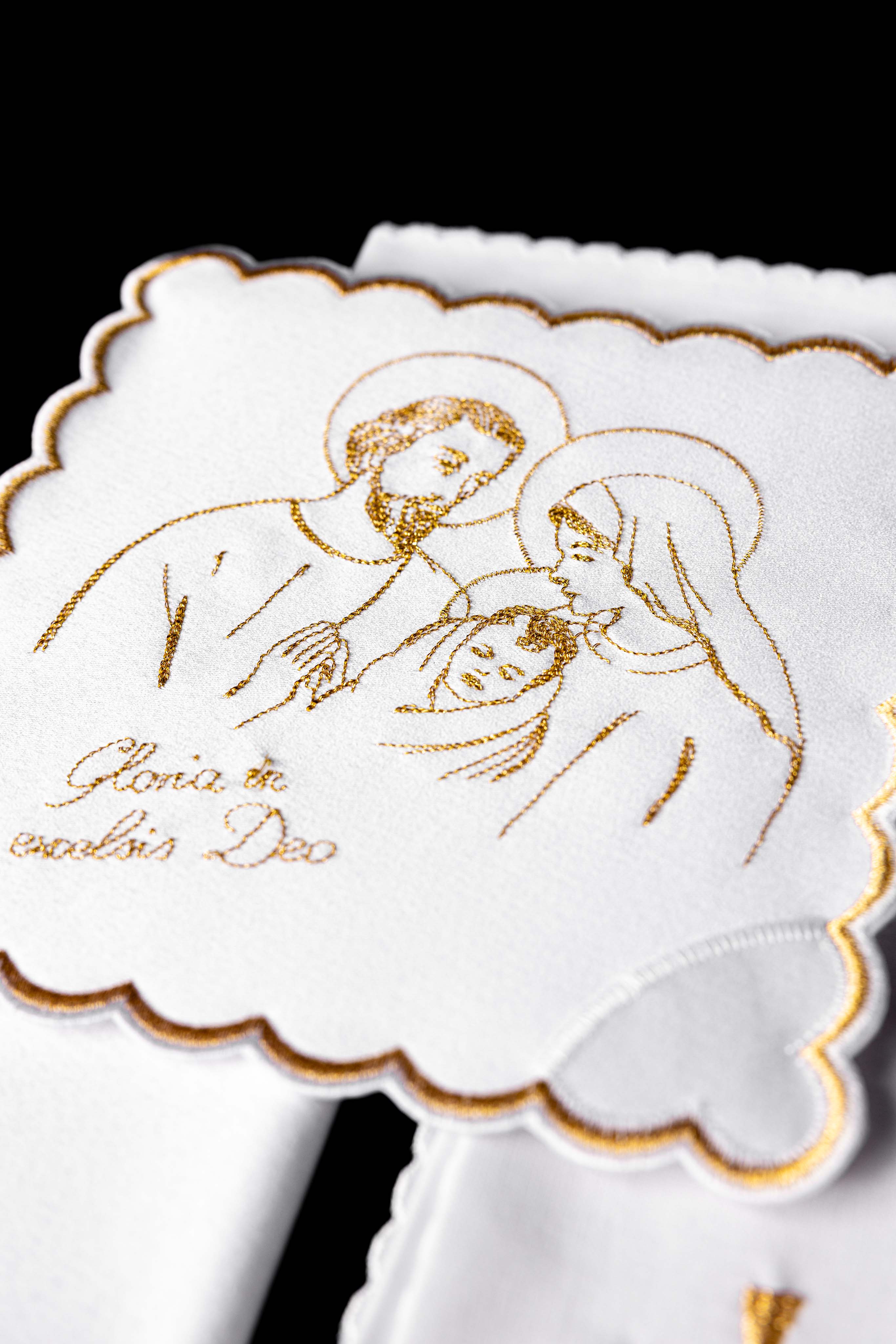 Servicio de altar con bordados dorados para Navidad