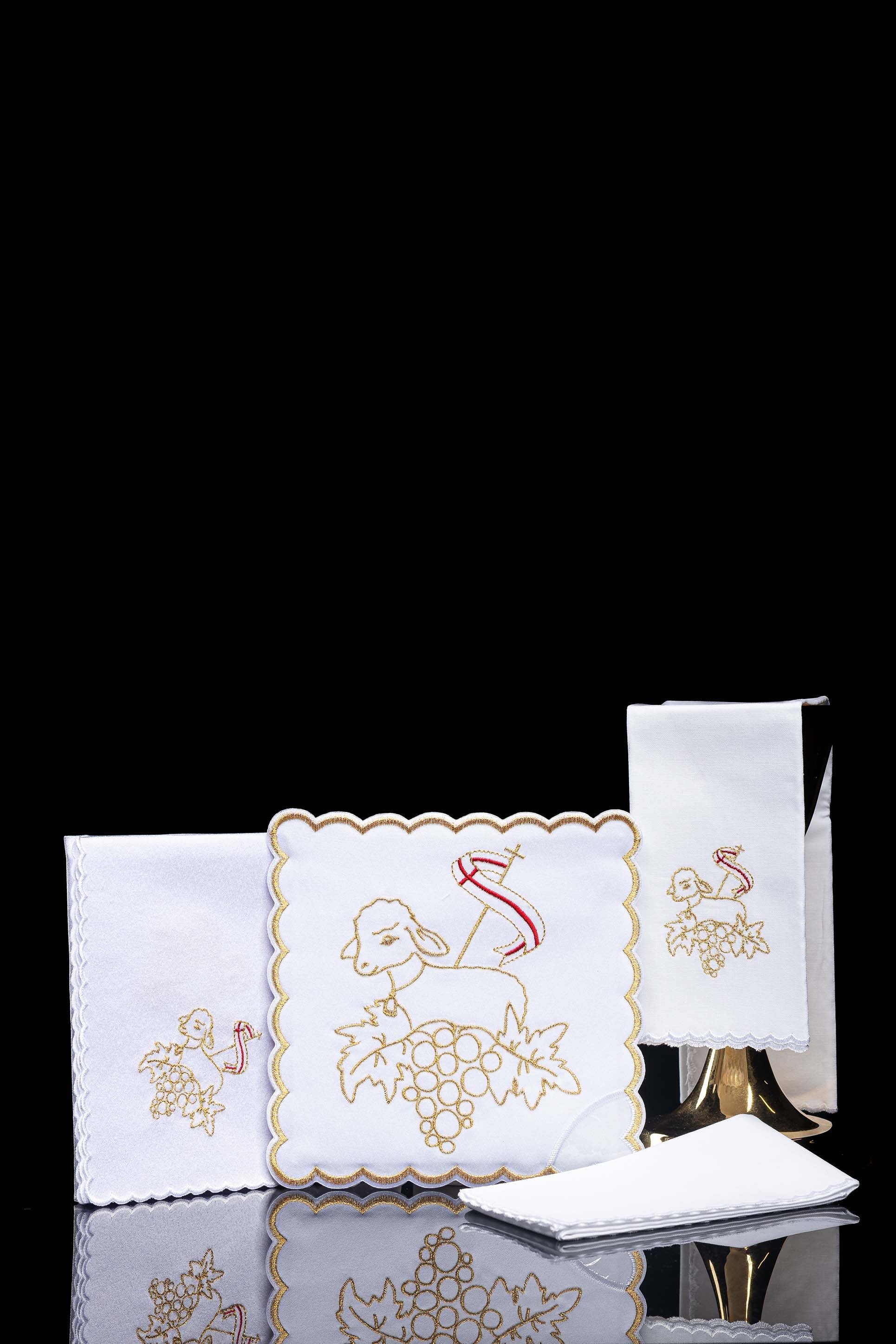 Servicio de altar con bordado Cordero y uvas